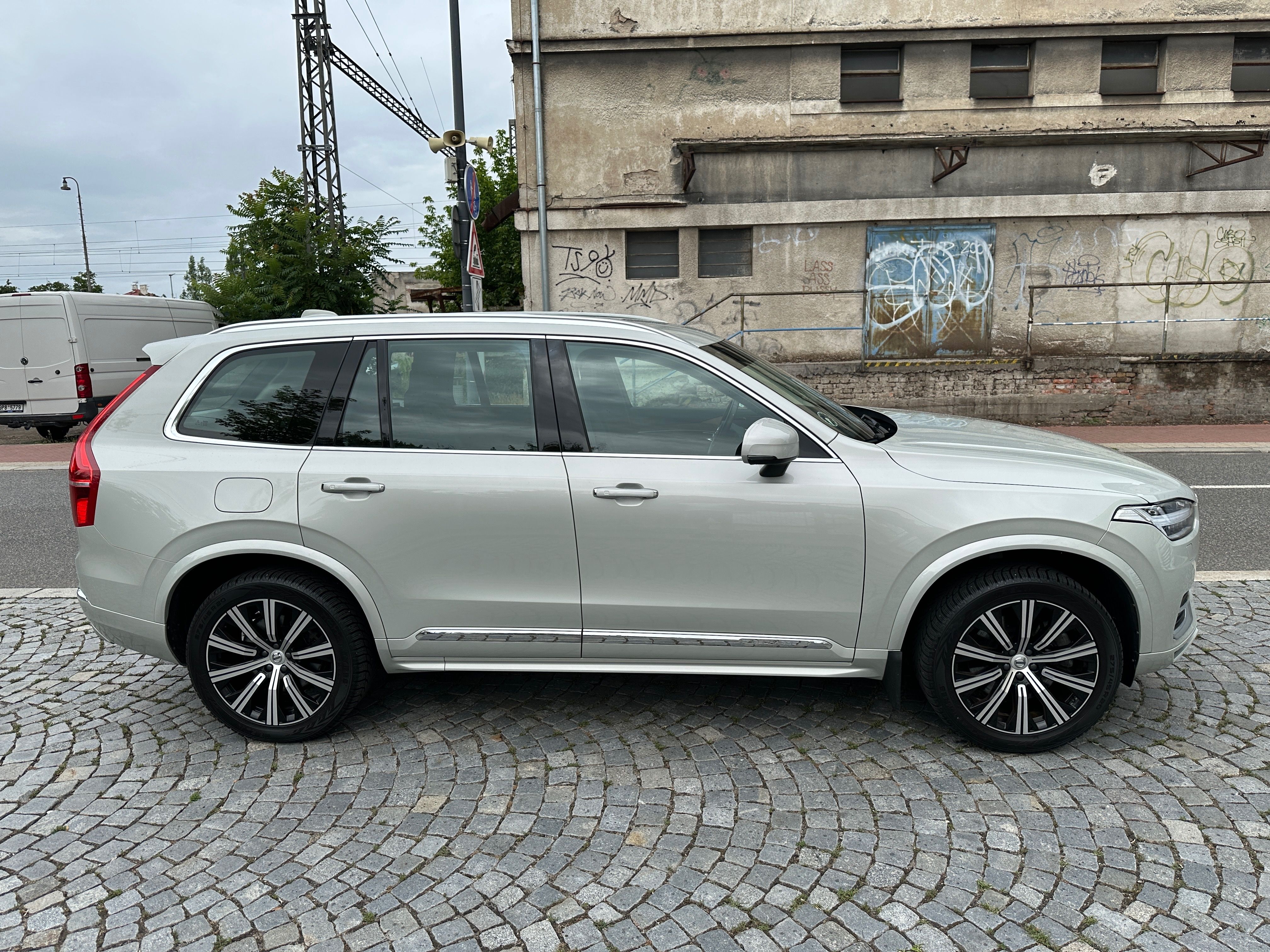 Volvo XC90, T8 plug-in hybrid Recharge - fotka 4