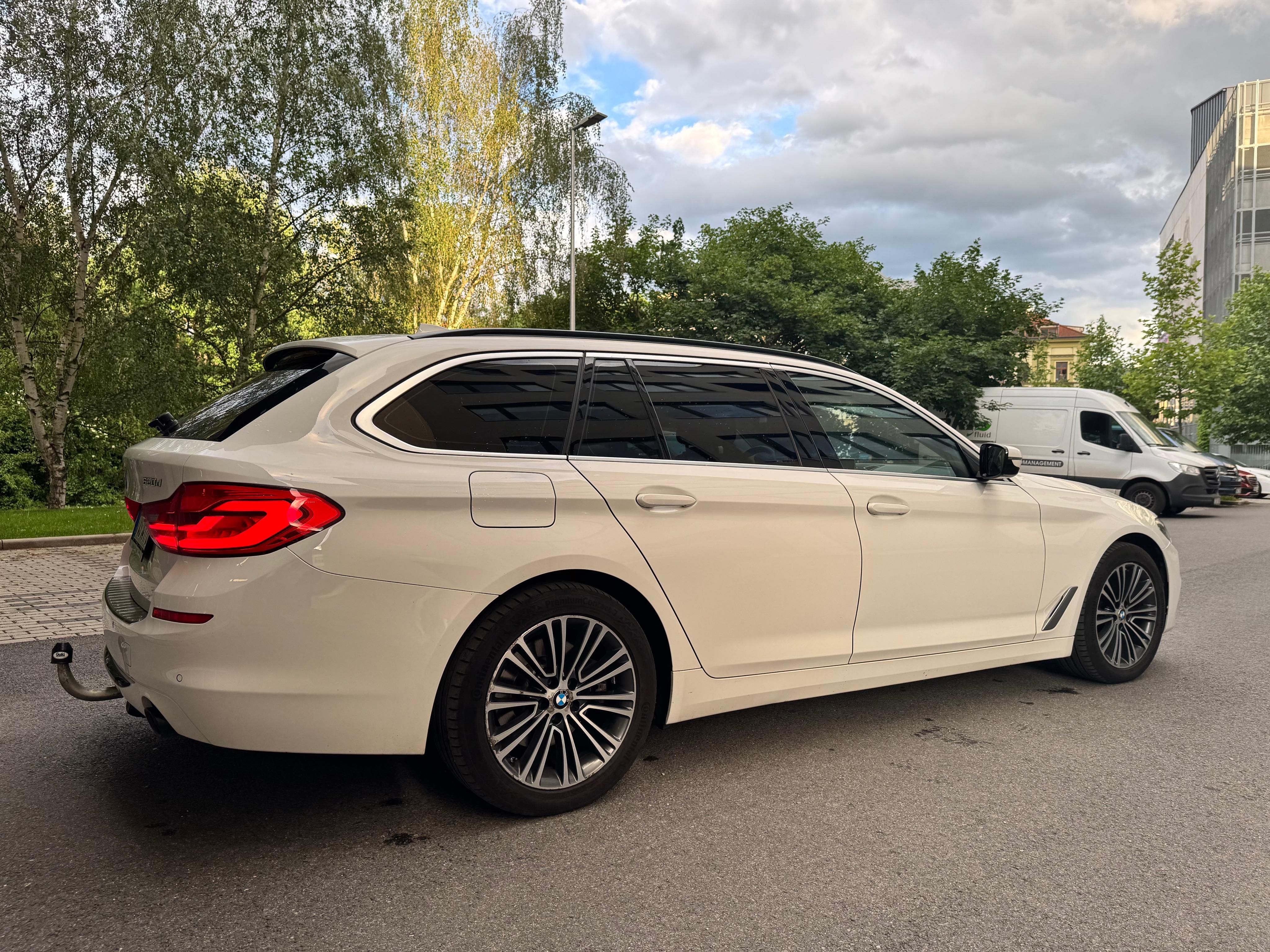 BMW Řada 5, 520d XDRIVE - fotka 2