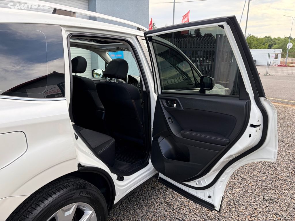 Subaru Forester, 2.0 i 110kW 4×4, TOP STAV