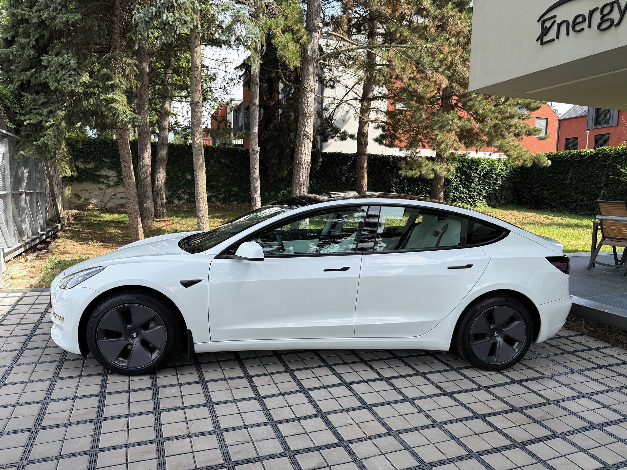 Tesla Model 3, Long Range AWD - fotka 3