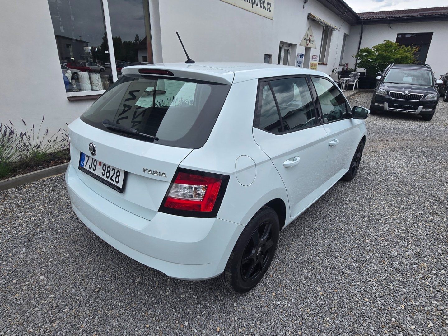 Škoda Fabia, 1.0 MPi TOP STAV - fotka 4