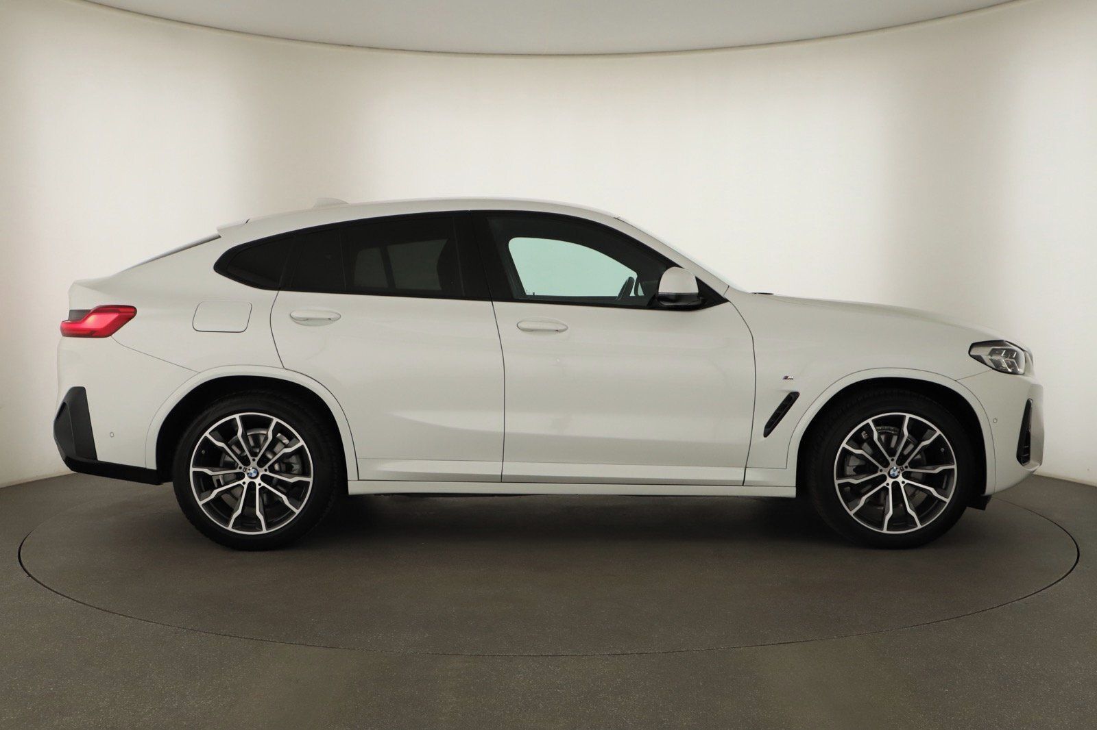 BMW X4, xDrive20d, DPH, Tažné, ACC, ČR - fotka 6