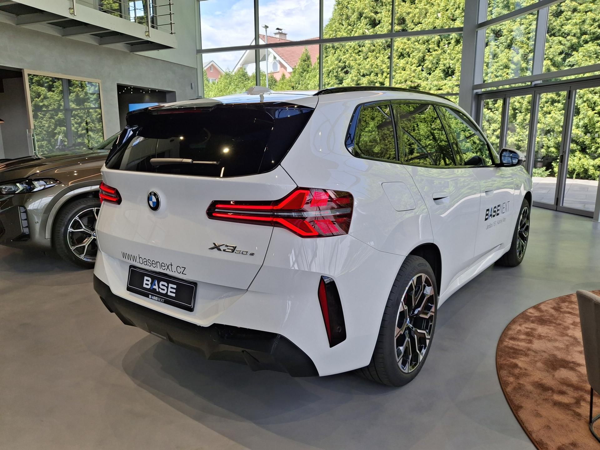 BMW X3, xDrive 30e M Sport - fotka 6
