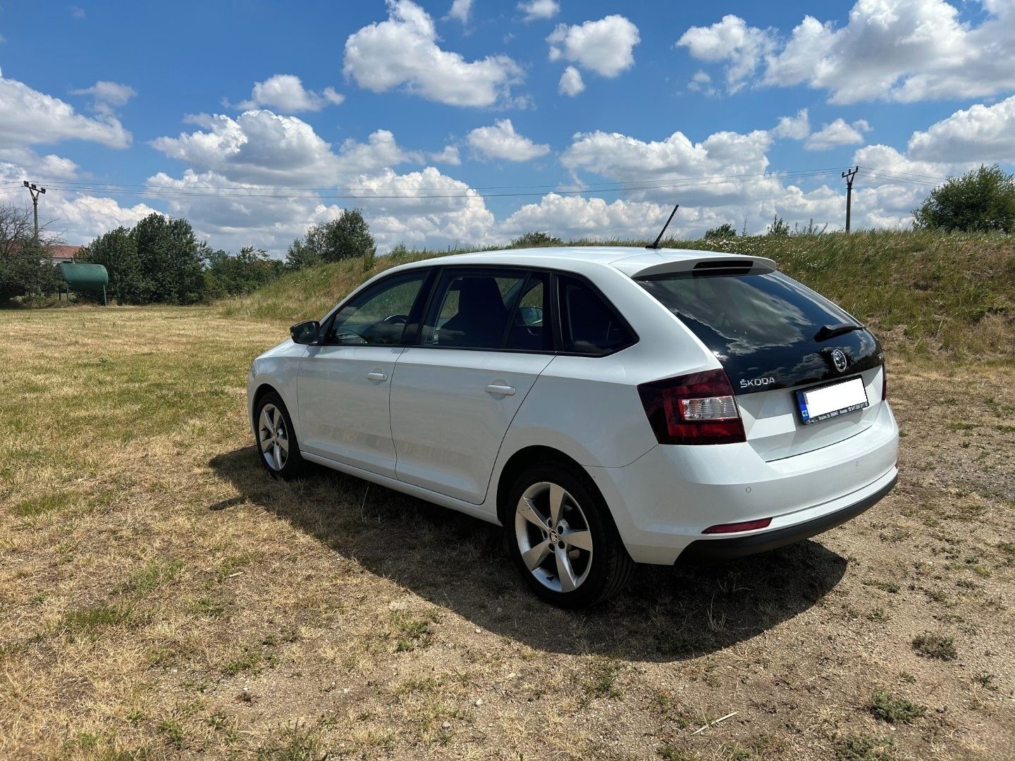 Škoda Rapid, Spaceback 1.2TSi 81kW STYLE - fotka 2