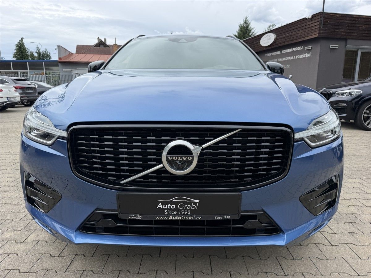 Volvo XC60, B4 2.0d 4X4 R-Design - fotka 2