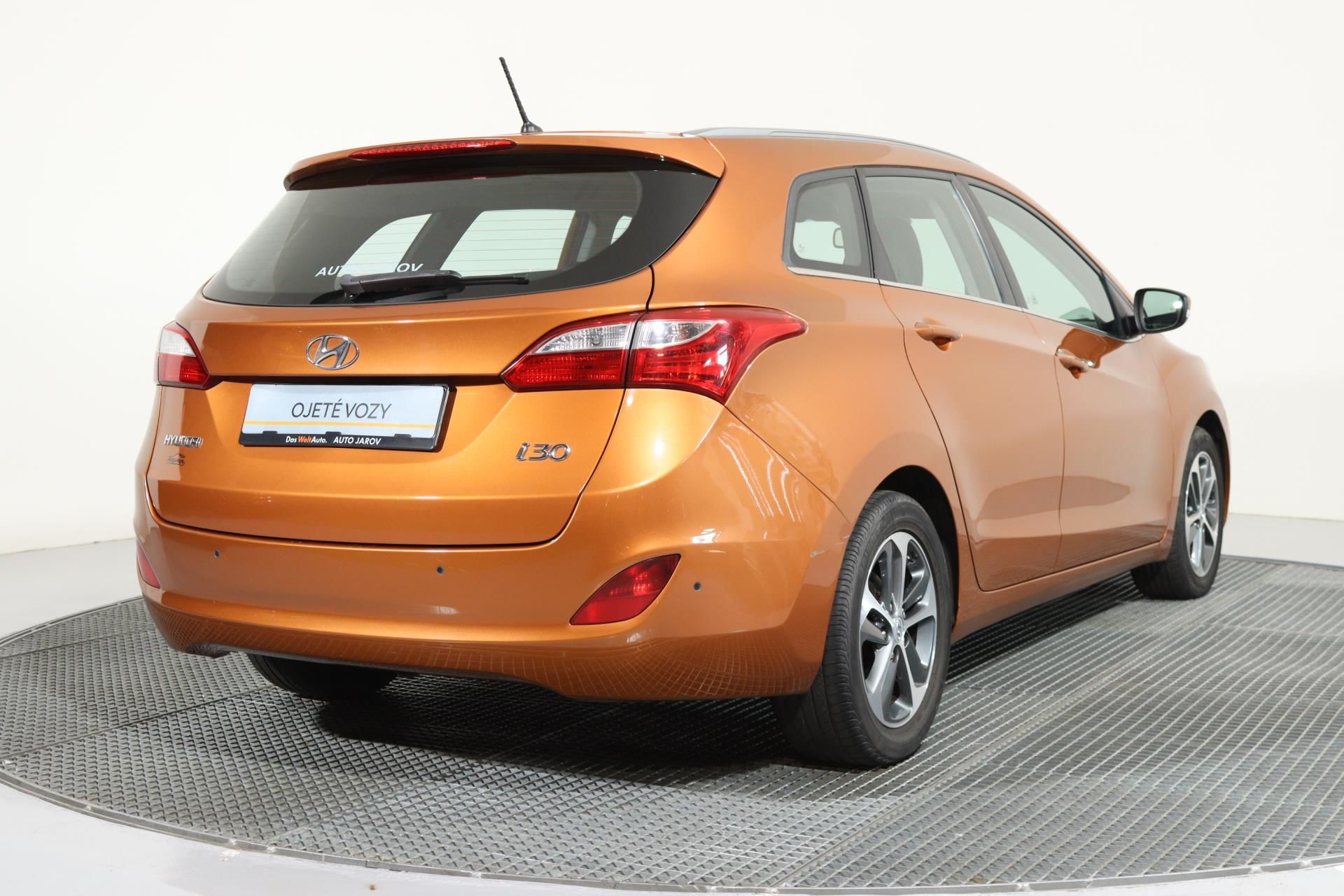 Hyundai i30, 1,6i TRIKOLOR 88 kW - fotka 2