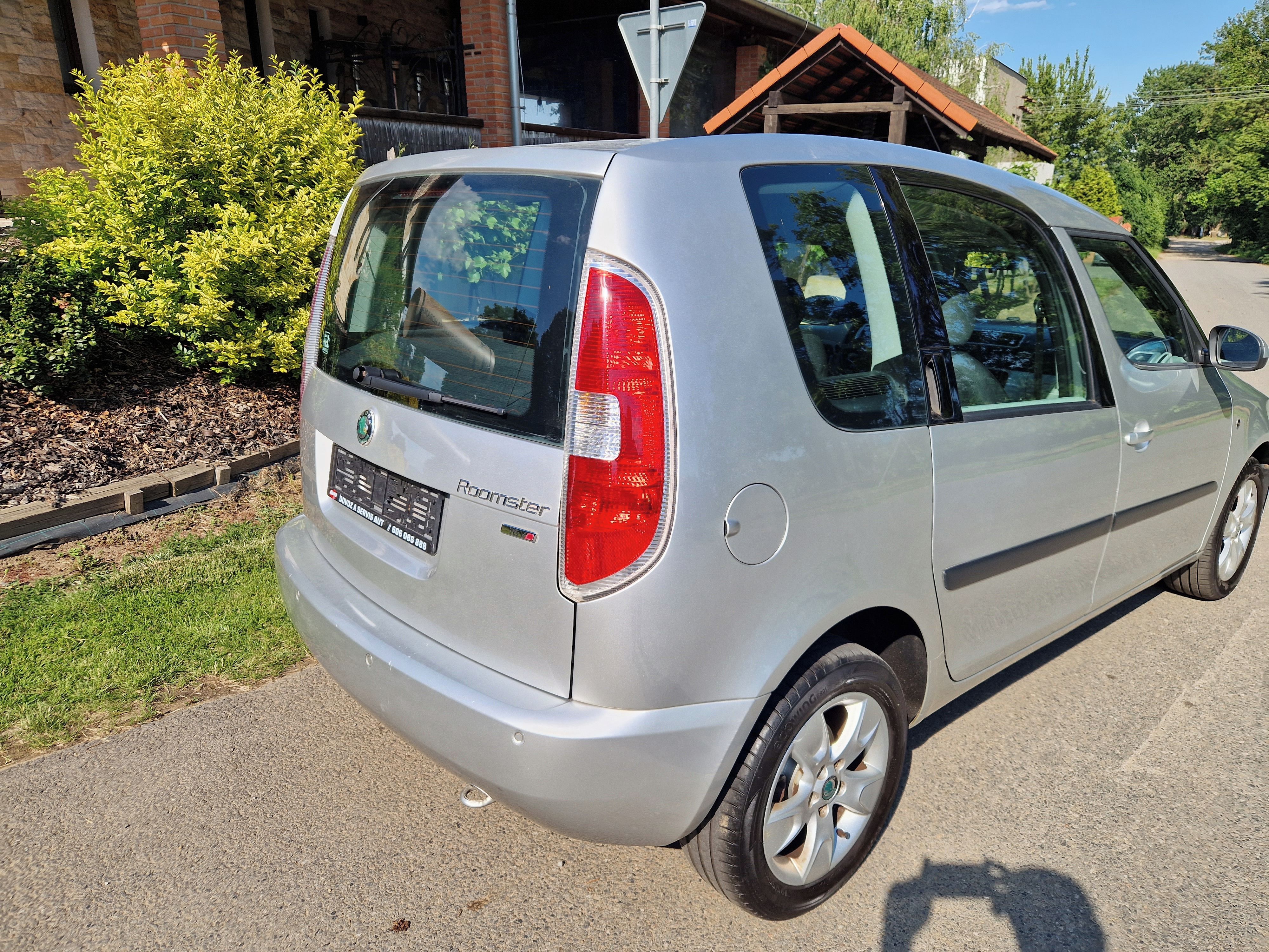 Škoda Roomster, 1,6 16V 77 KW. TOP STAV - fotka 3