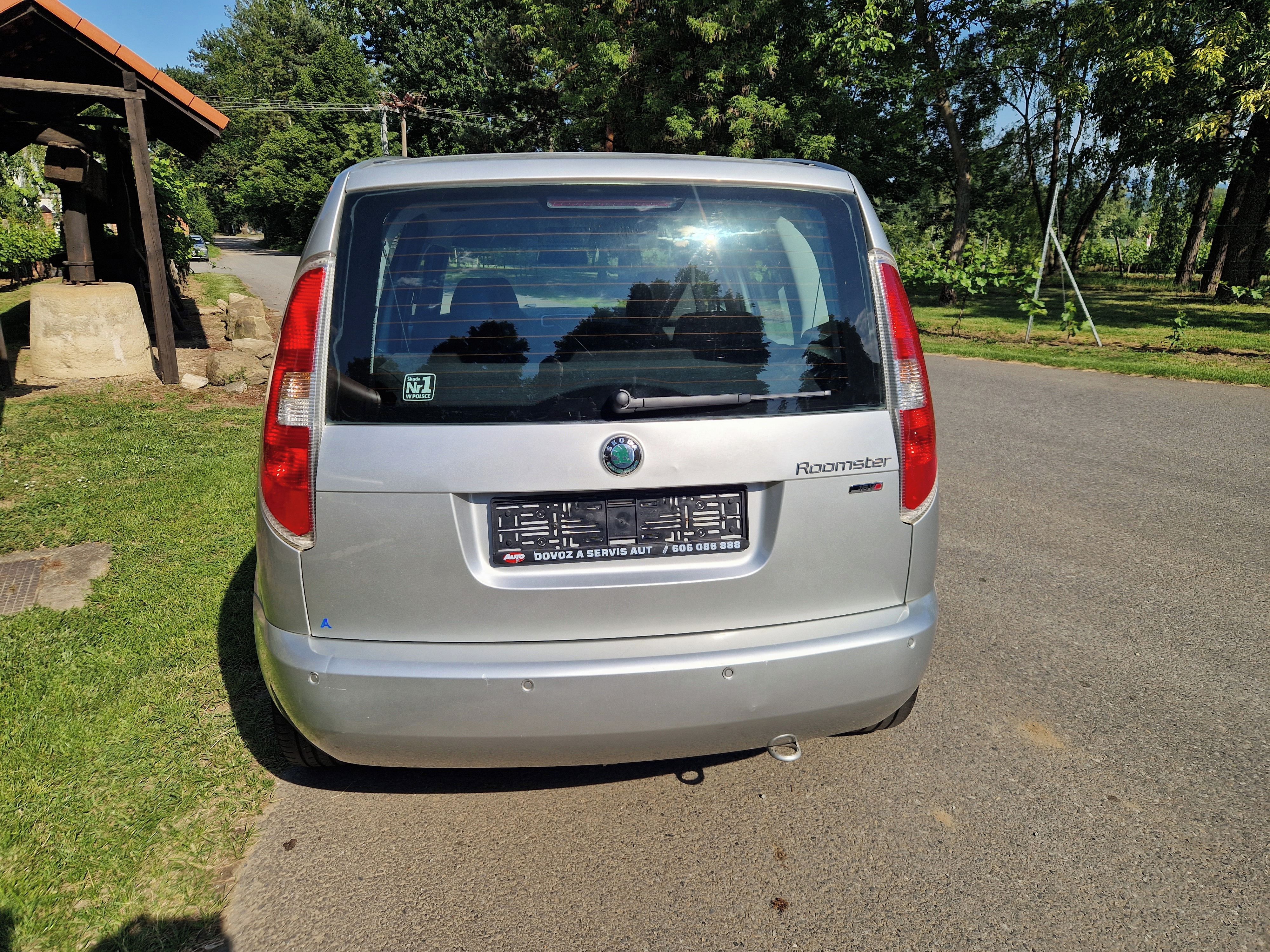Škoda Roomster, 1,6 16V 77 KW. TOP STAV - fotka 4