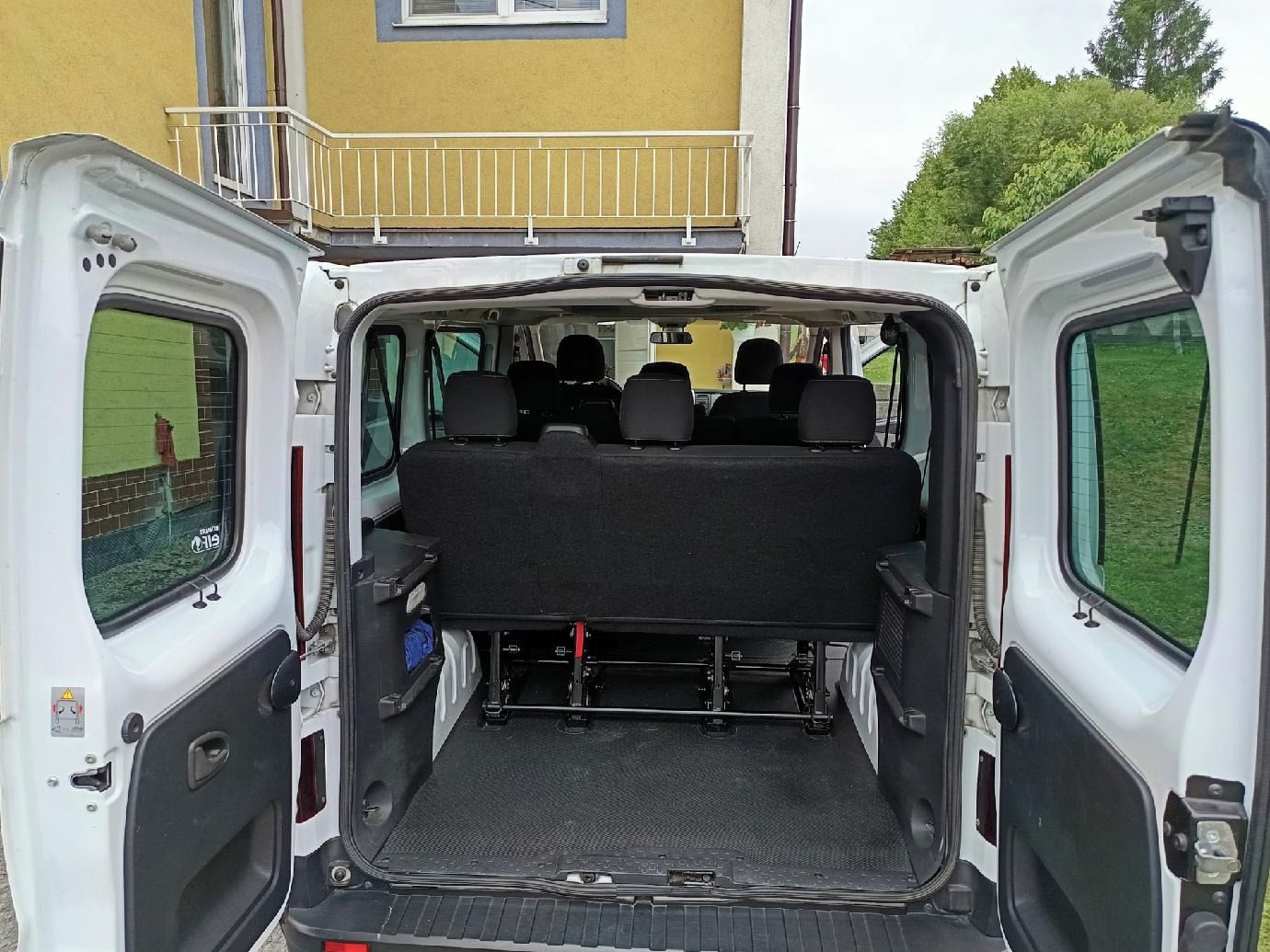 Renault Trafic, Renault Trafic 1,6 dCi, 8 míst - fotka 6