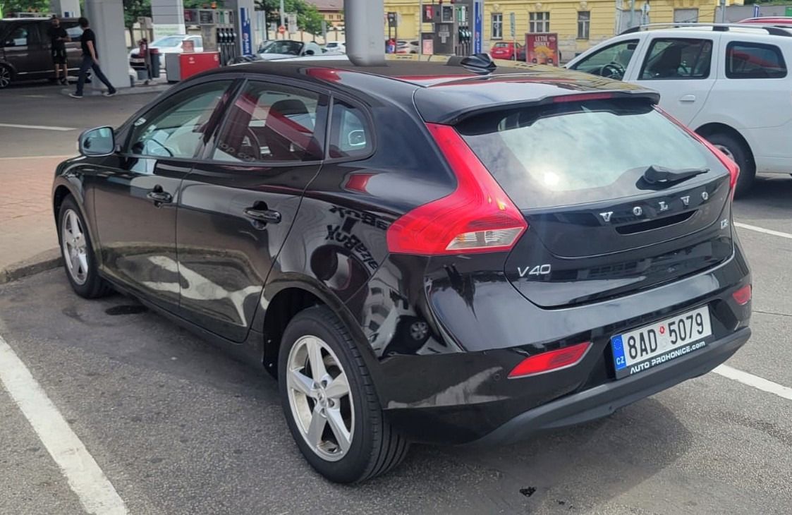 Volvo V40, V40 D2 Drive-E 2.0 Kinetic - fotka 4