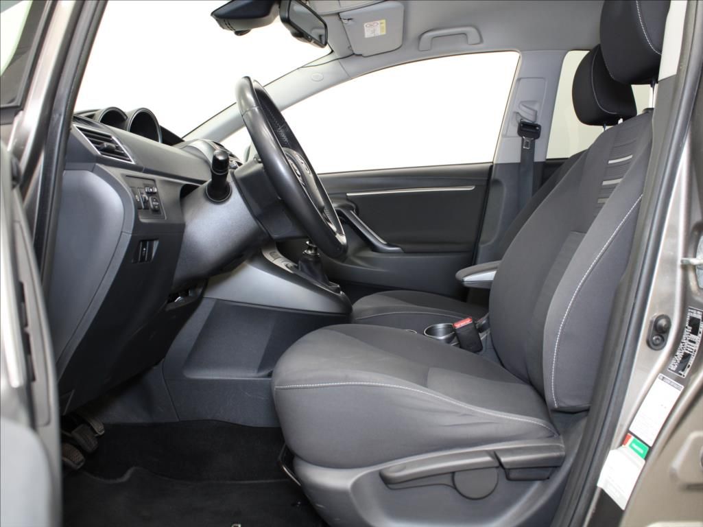 Toyota Verso, 1,8 VVT-i 108kW 2.maj.ČR - fotka 6