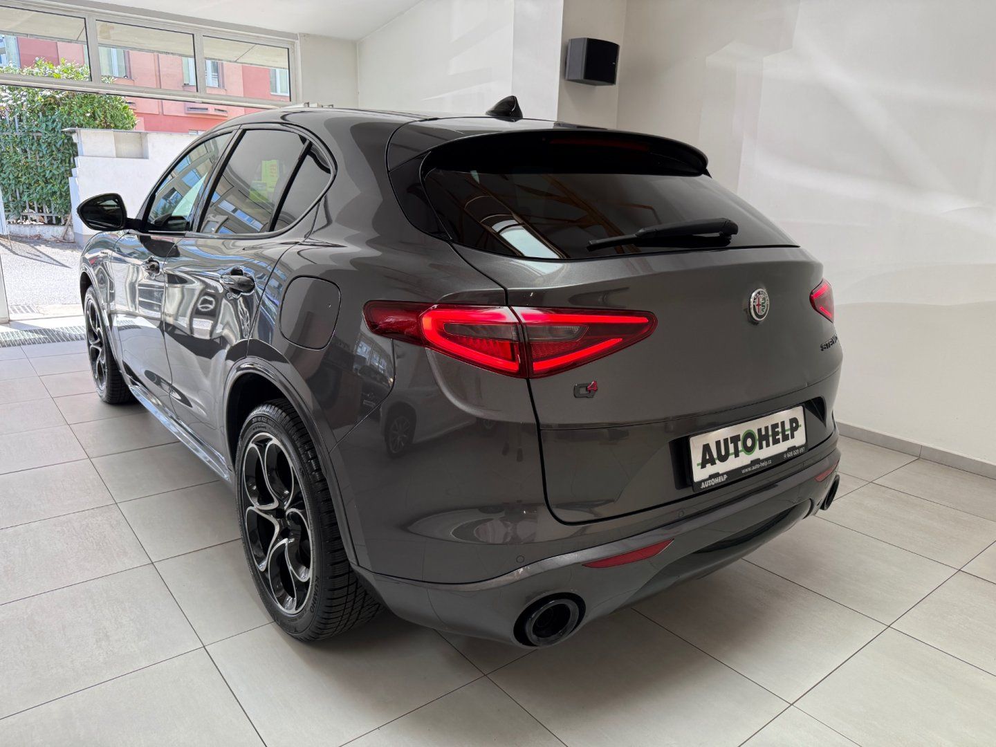 Alfa Romeo Stelvio, 2.2 210 HP Veloce 8AT Q4 - fotka 6