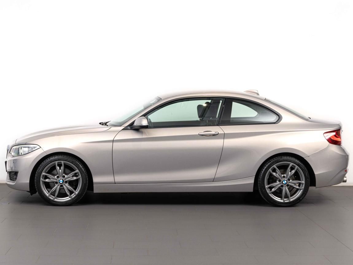 BMW Řada 2, 220d xDrive - fotka 3