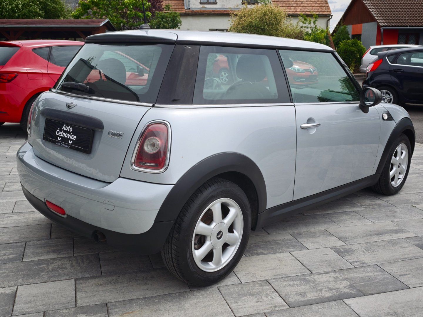 Mini Cooper, ONE 1,4i 70Kw - fotka 5