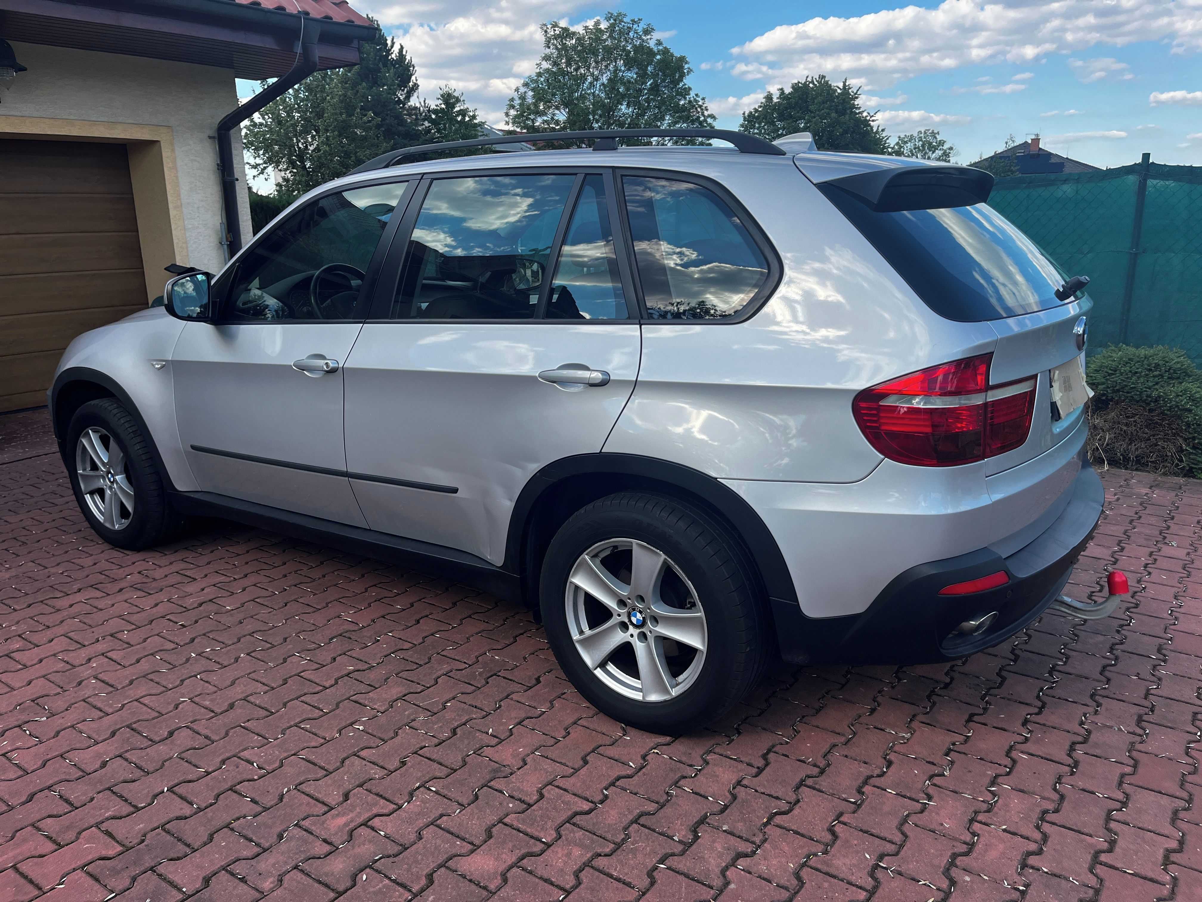 BMW X5, 3.0D, 173KW, ČR, 1maj - fotka 4