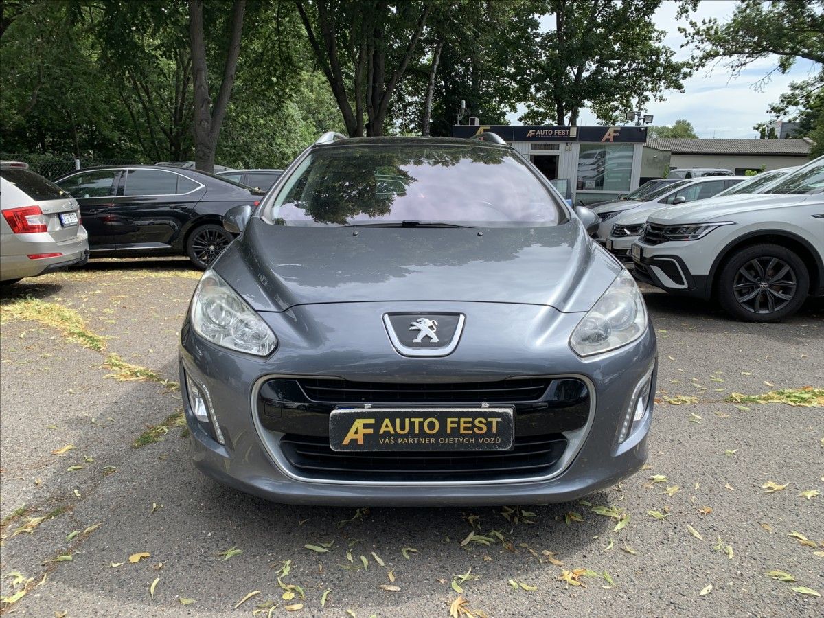 Peugeot 308, 1,6 HDI 7.MÍST - fotka 2