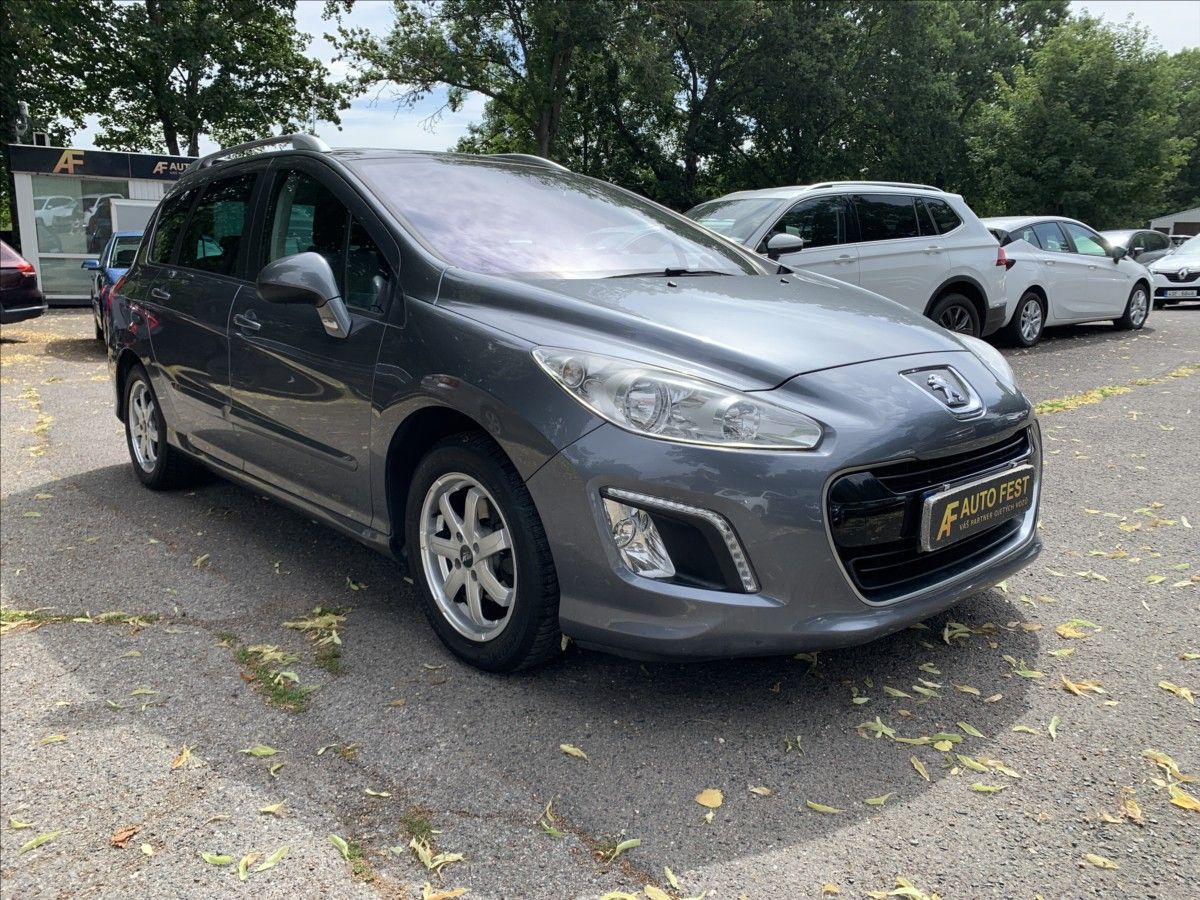 Peugeot 308, 1,6 HDI 7.MÍST - fotka 3