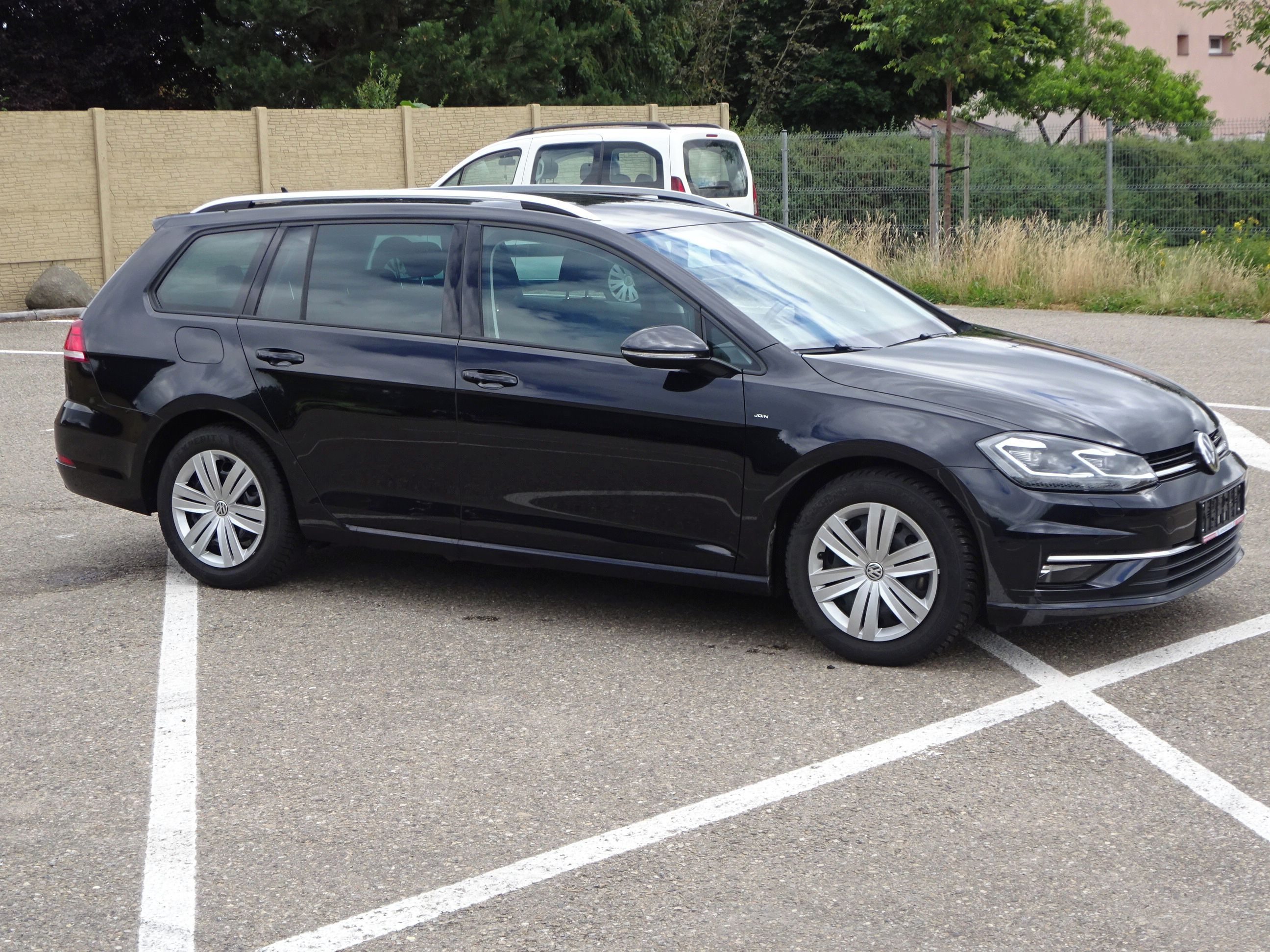 Volkswagen Golf, 1.4 TSI (92 KW) SERVISKA - fotka 2
