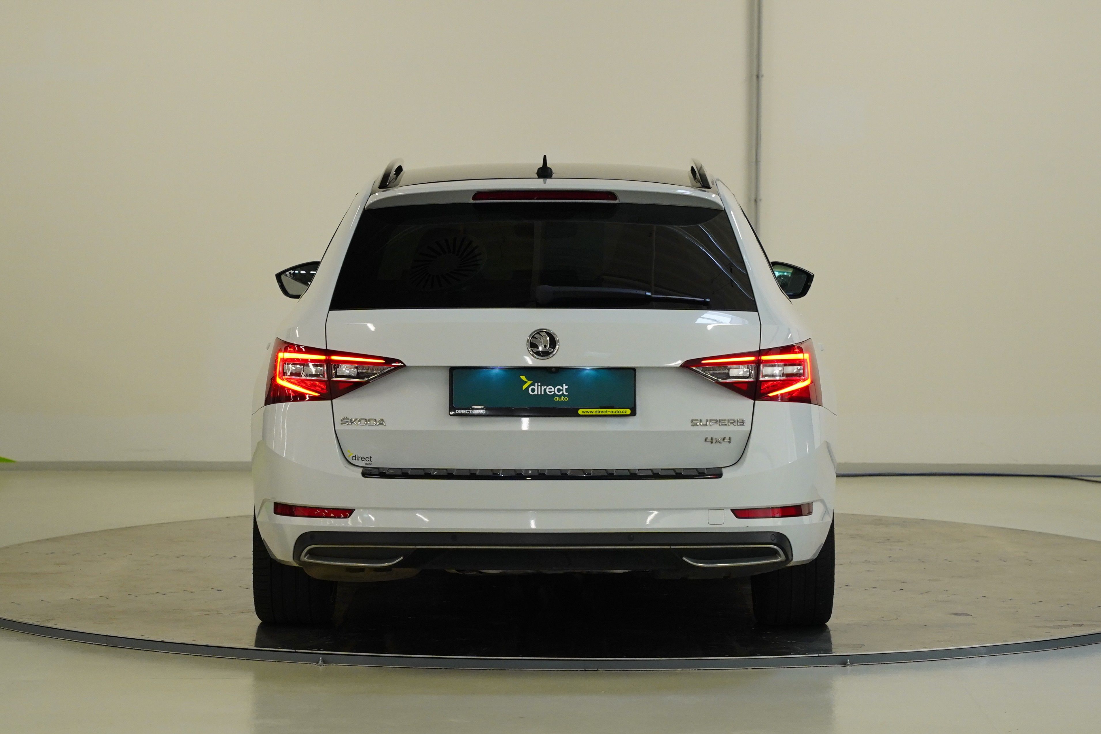 Škoda Superb, 2.0 TDI 140 kW DSG Sportline - fotka 6