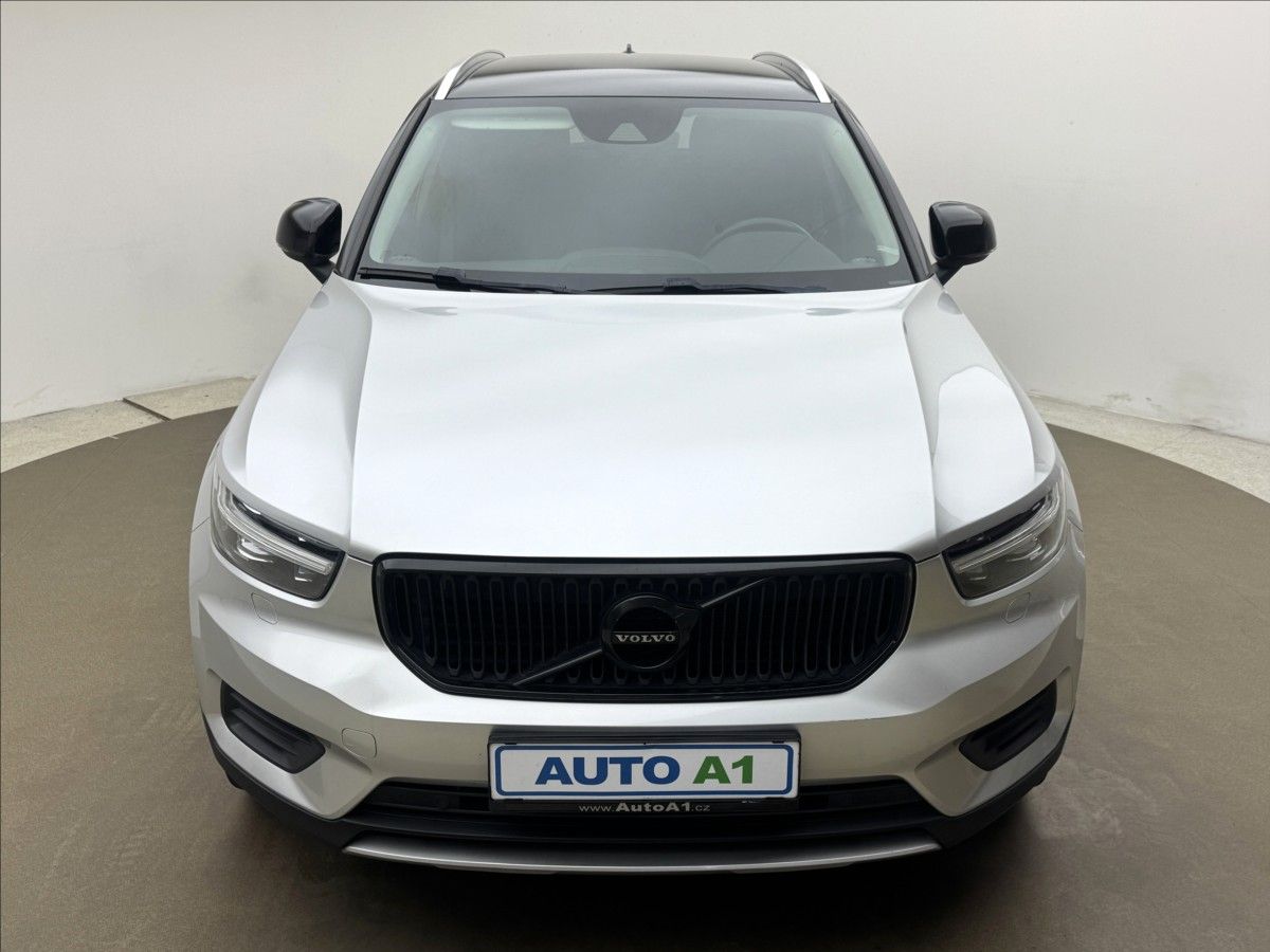Volvo XC40, 2,0 D3 AUTOMAT VÝHŘEV TAŽNÉ - fotka 2