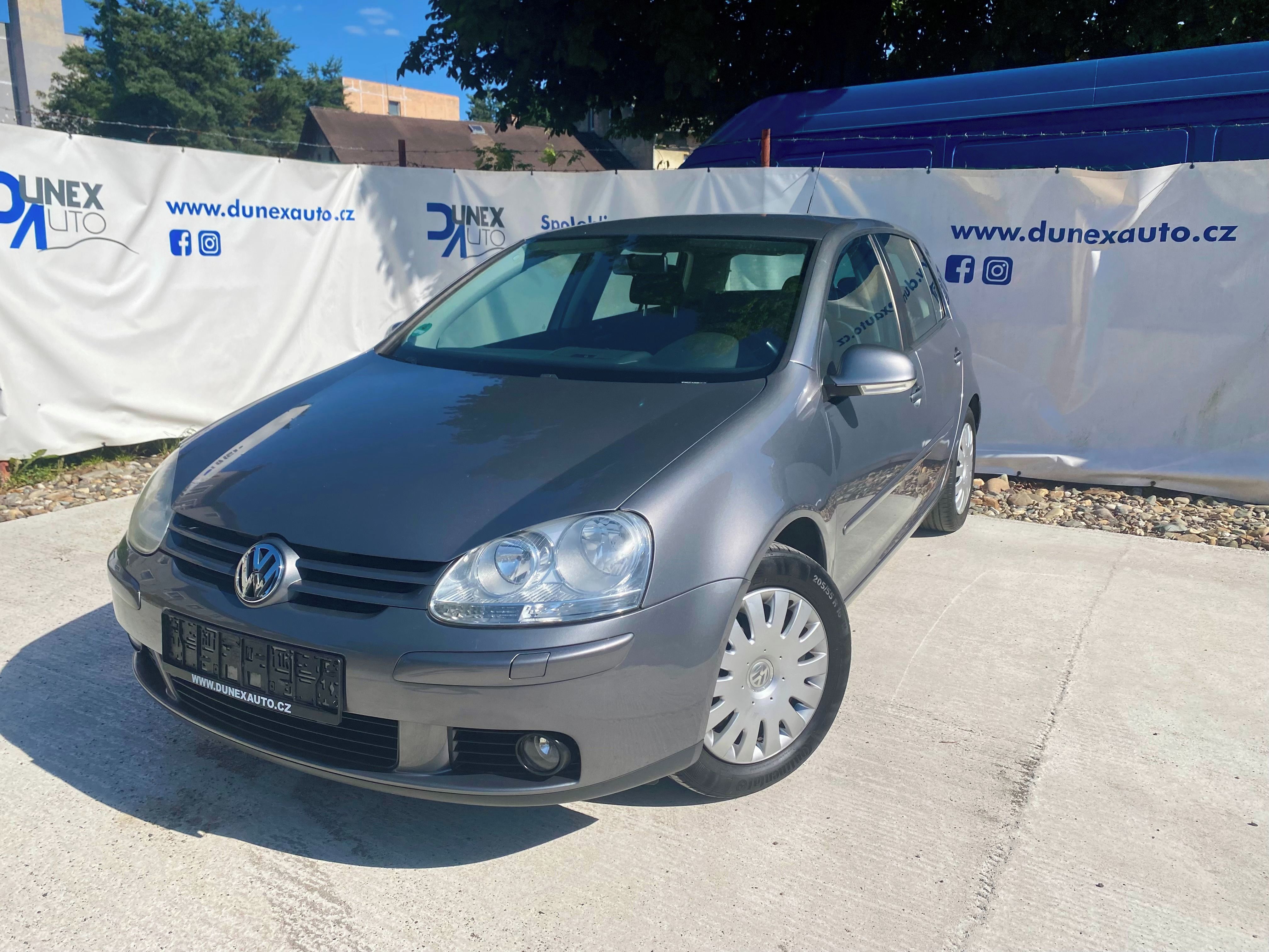 Volkswagen Golf, 1.6 , 75 kW, SENZORY, DVĚ SADY - fotka 2