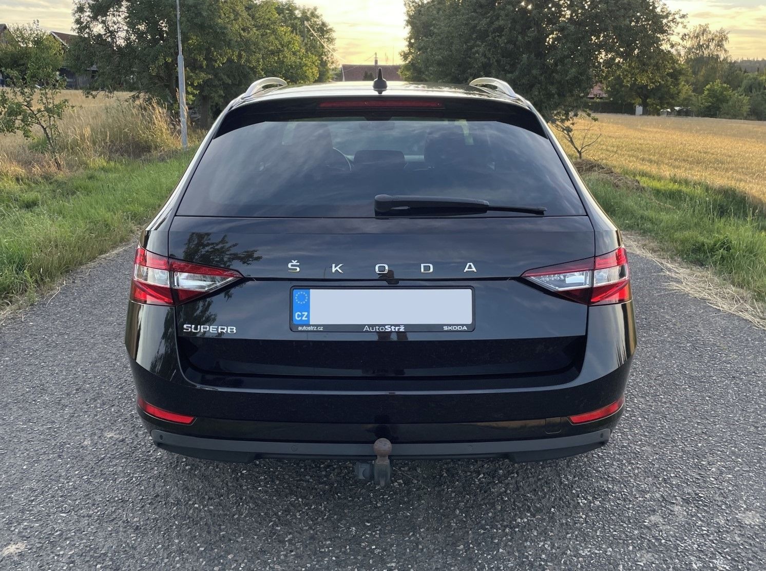 Škoda Superb, III Combi, Style, AT, LED, kam - fotka 3