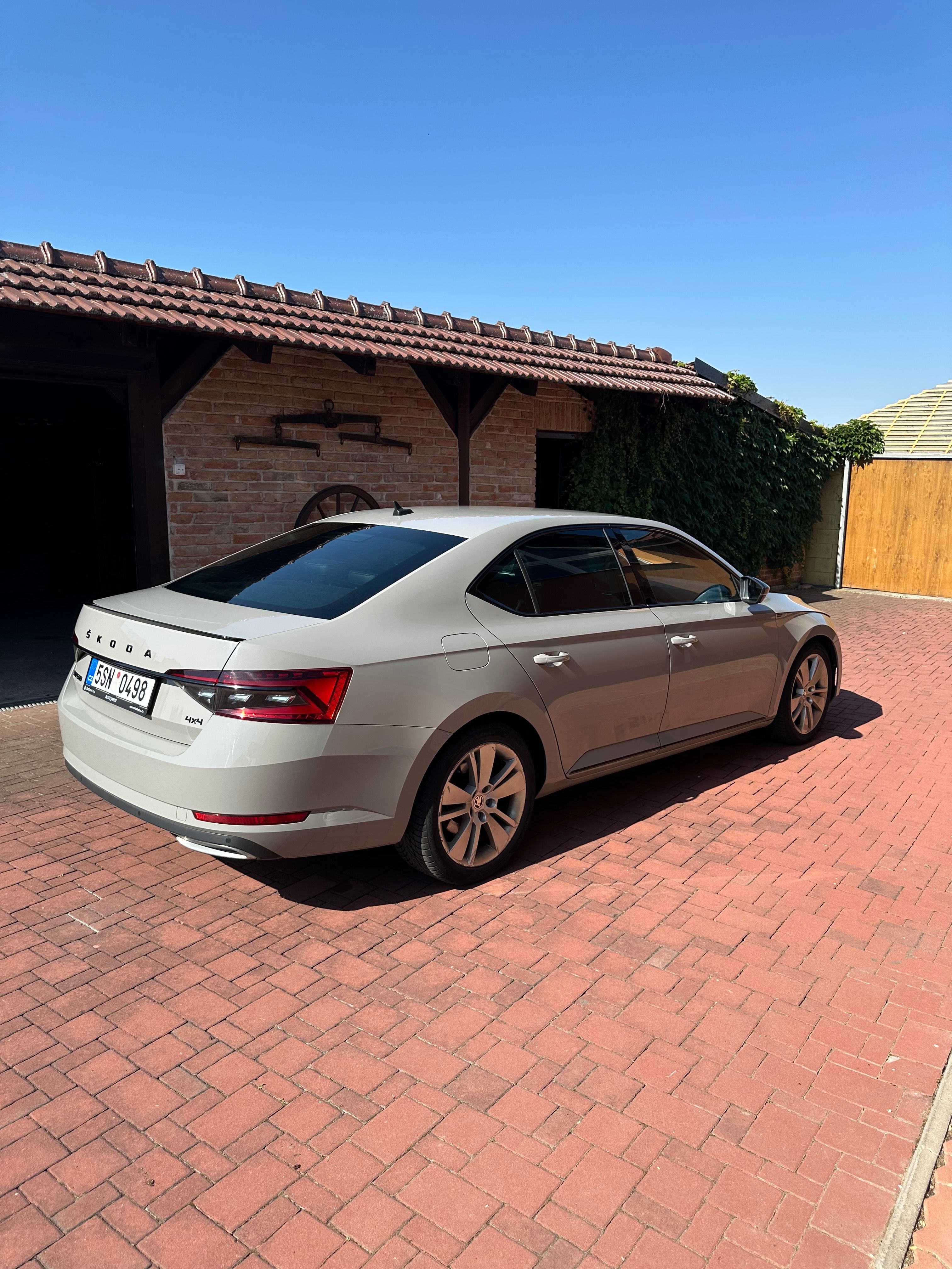 Škoda Superb, 2.0 TDI 147KW 4x4 - fotka 2