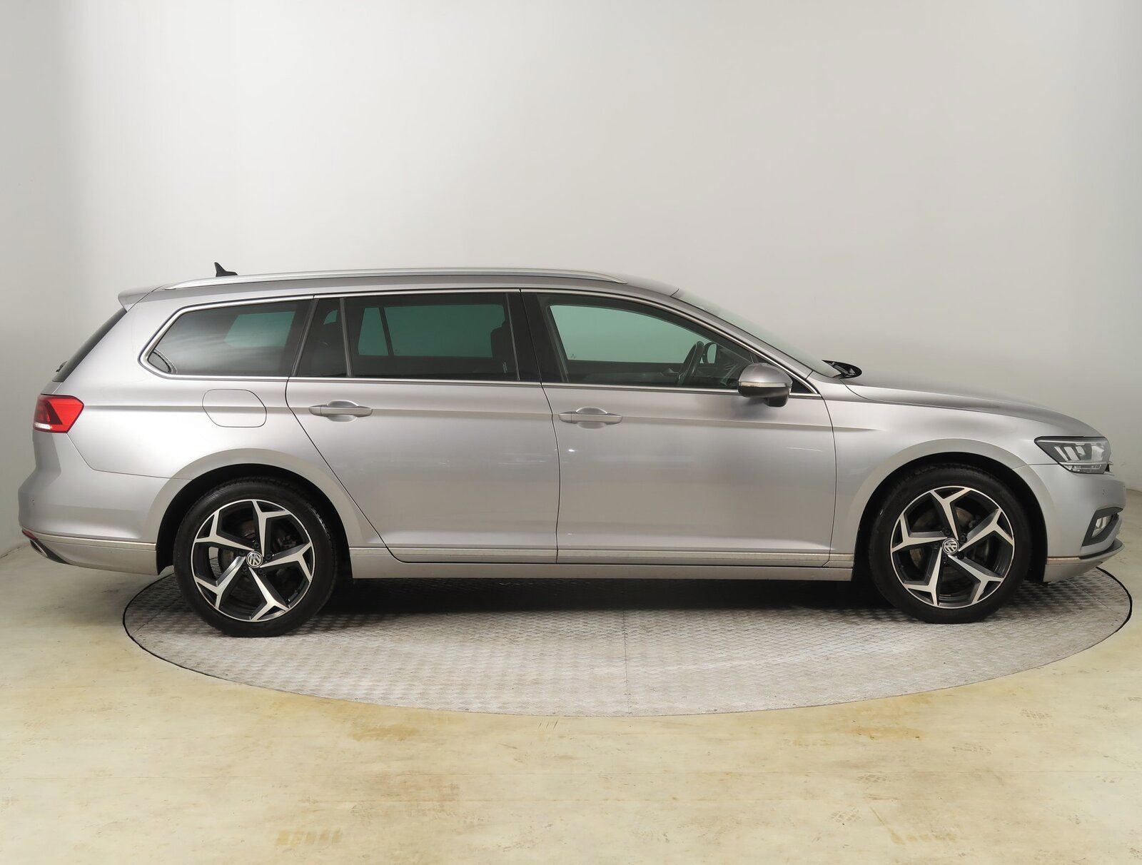Volkswagen Passat, 1.5 TSI, Automat - fotka 6