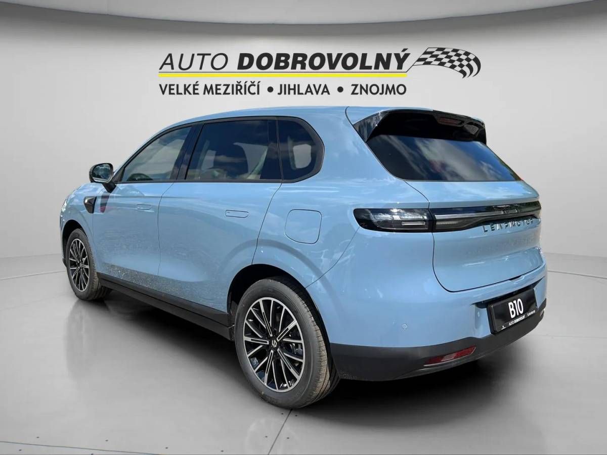 Leapmotor B10, Design hybrid EV 18,8kWh bater - fotka 5