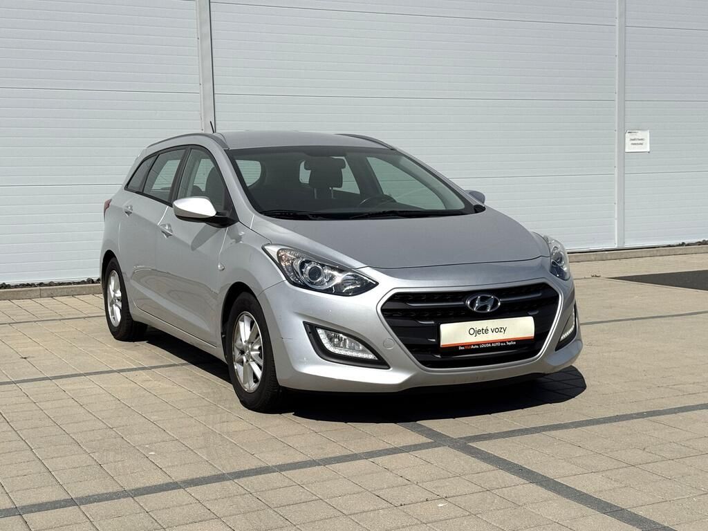 Hyundai i30, Trikolor 1.6 CRDi 81 kW - fotka 3