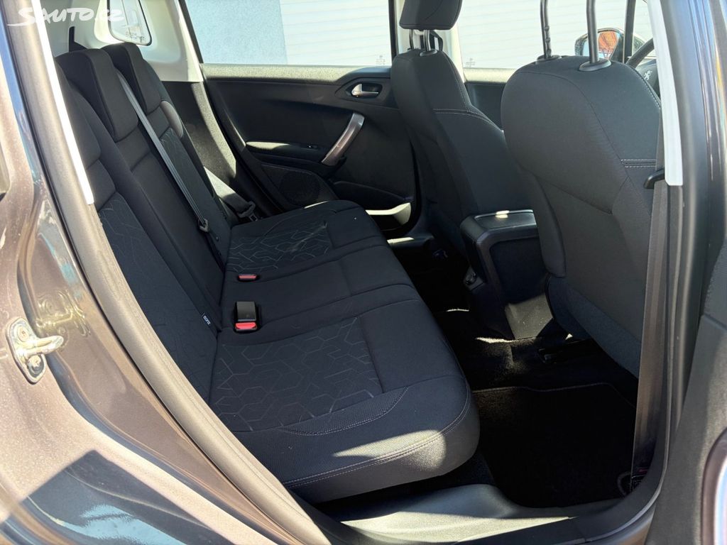 Peugeot 2008, 1,6 HDi,68kW,SERVISKA,1.MAJIT.