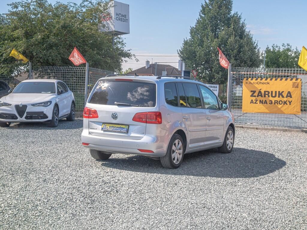 Volkswagen Touran, 1.6TDI 77KW DSG NAVI – 7 SEDAD - fotka 5