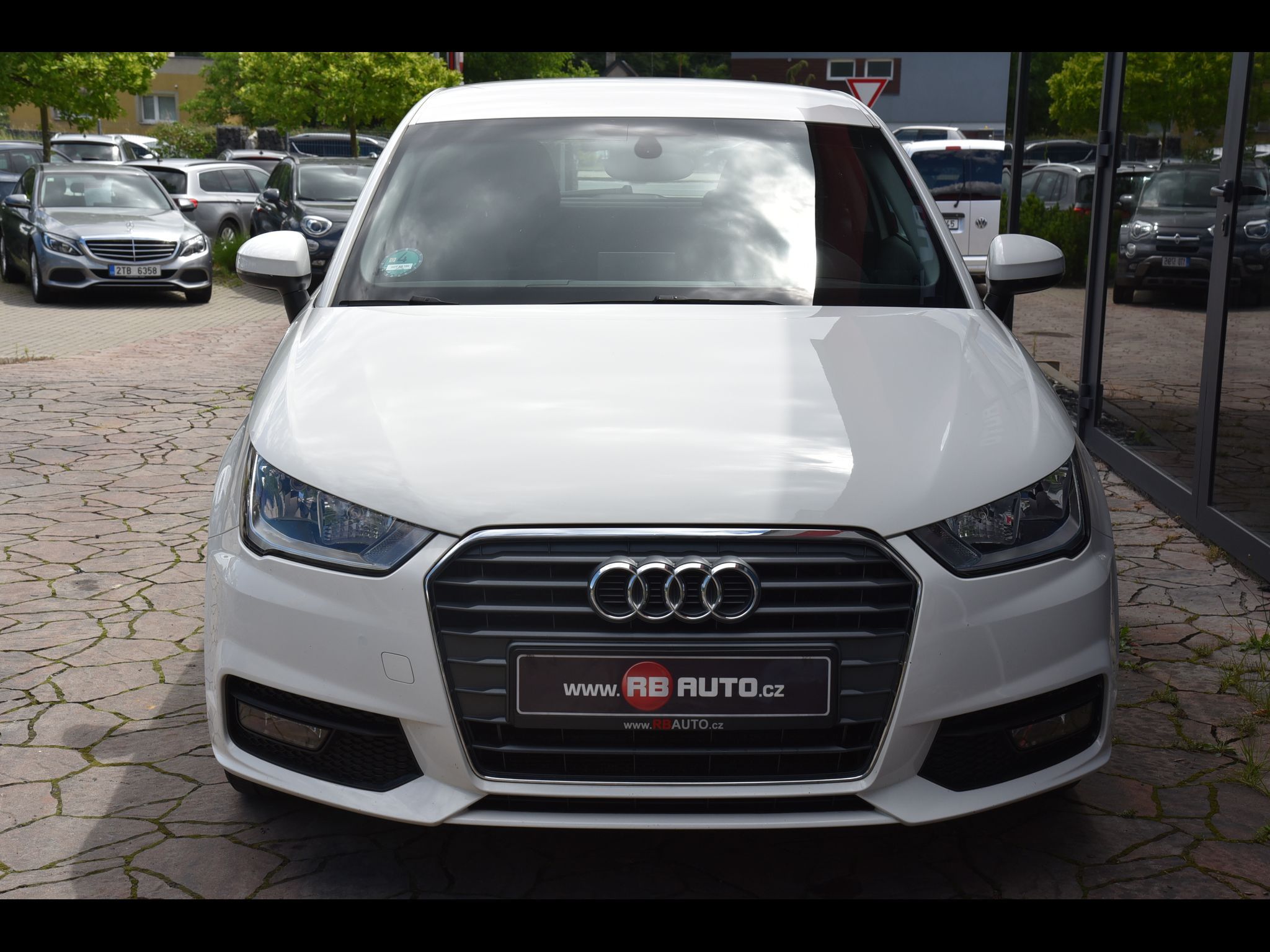 Audi A1, 1.0 TFSi 70 kw Ultra - fotka 2