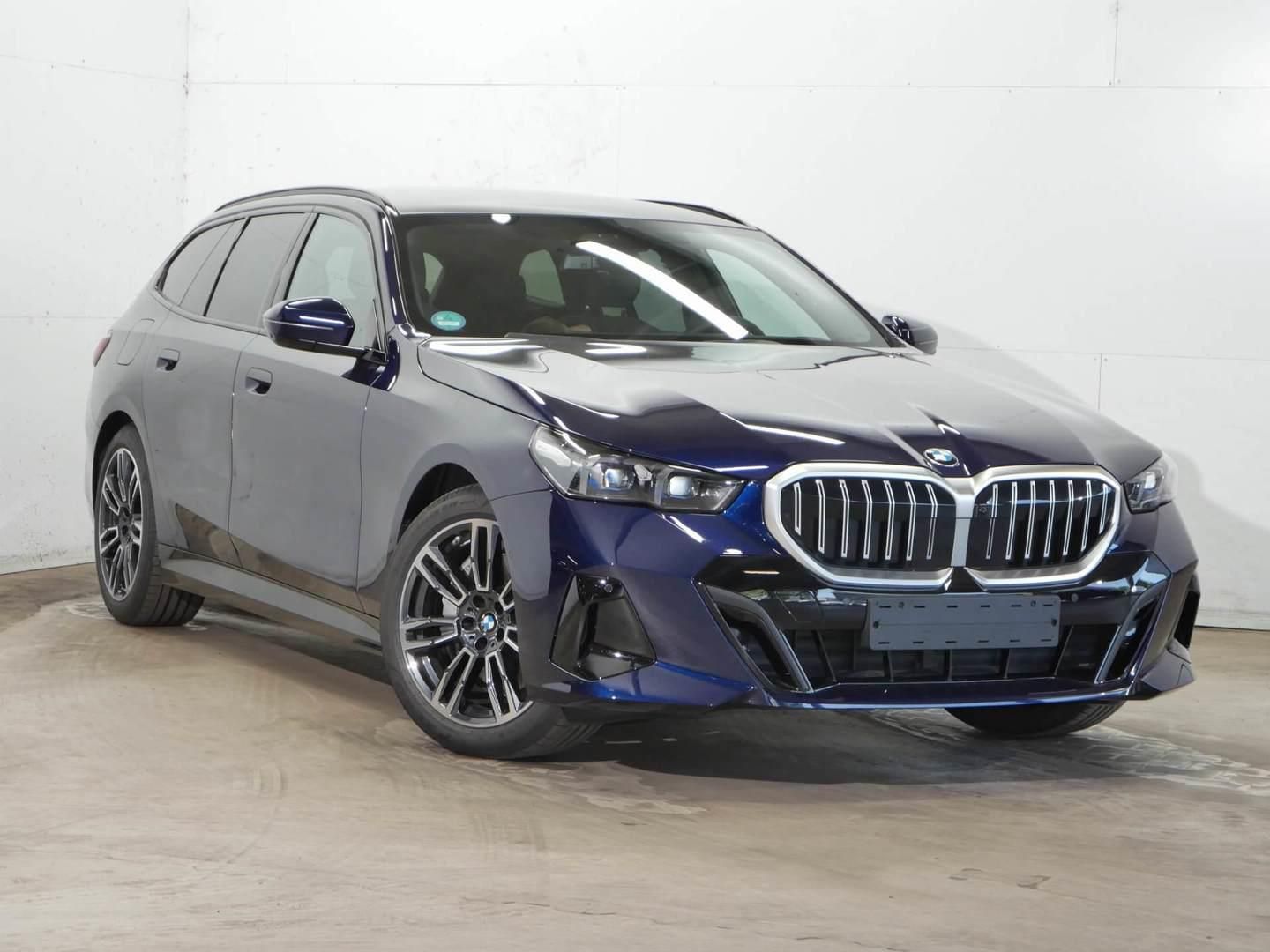 BMW Řada 5, 540d xDrive Touring Tažné - fotka 2