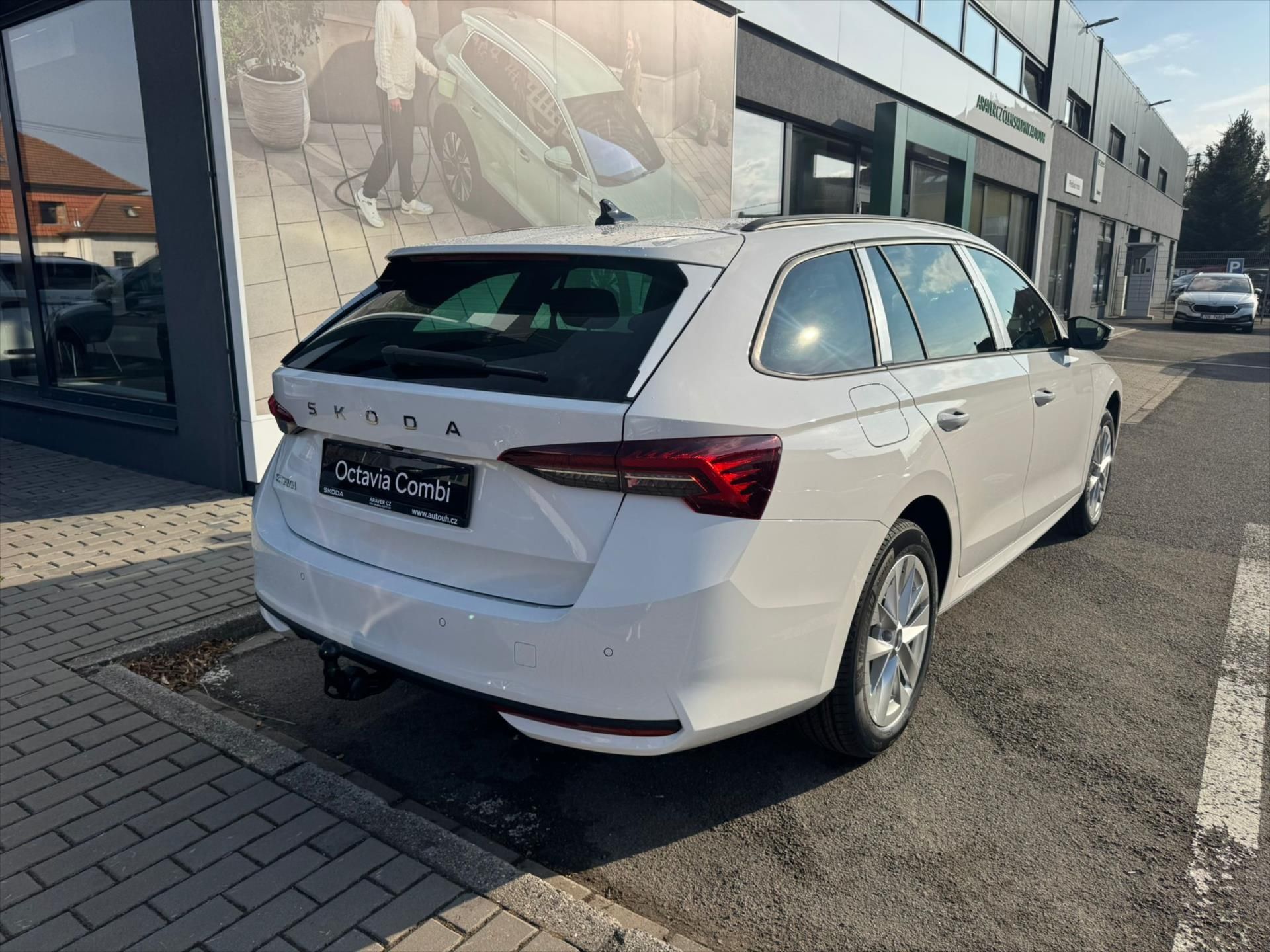 Škoda Octavia, 2,0 TDI 85 kW  Classic - fotka 5