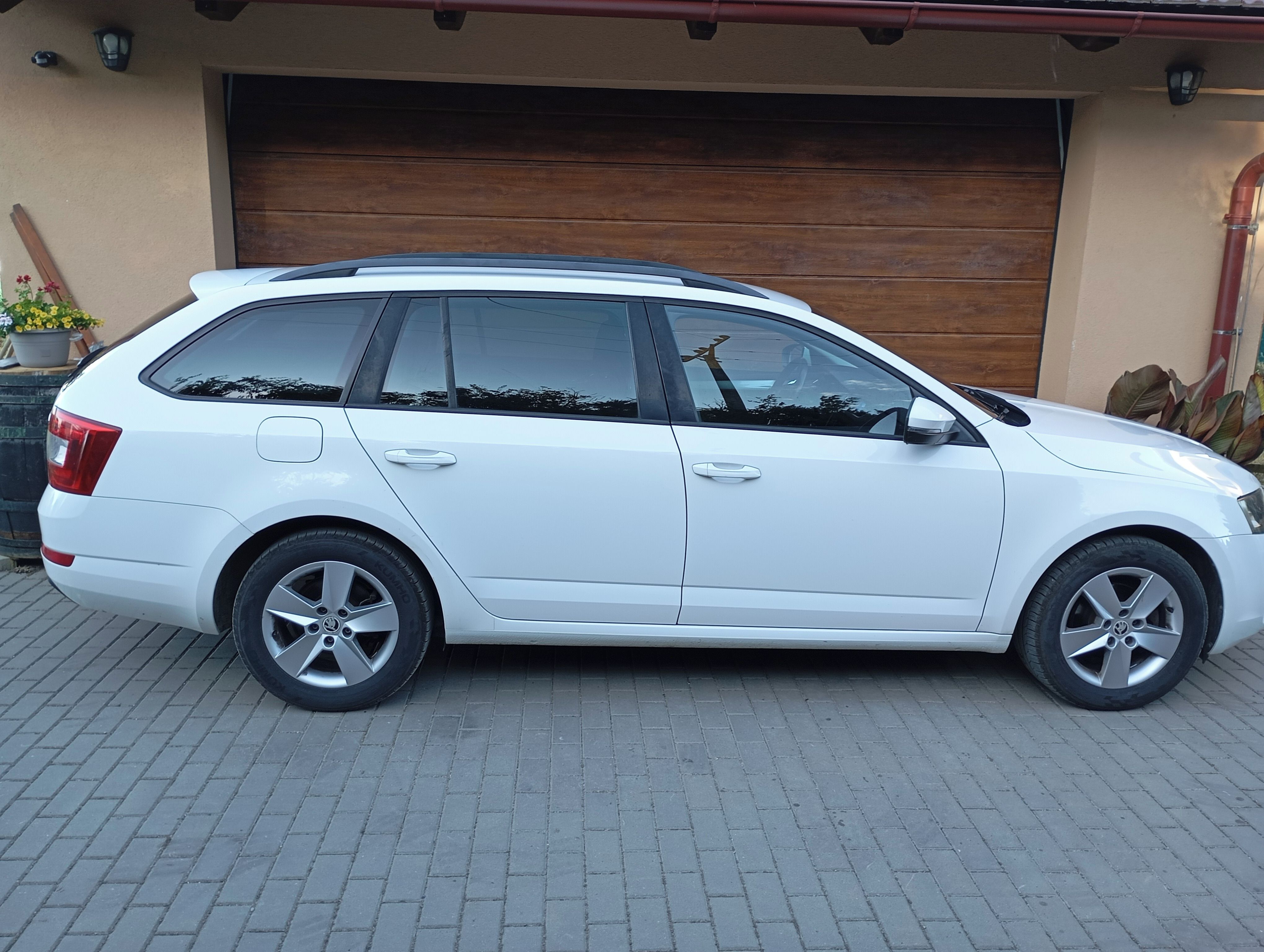 Škoda Octavia, 3, 1.6 TDI 4x4  TOP STAV - fotka 5