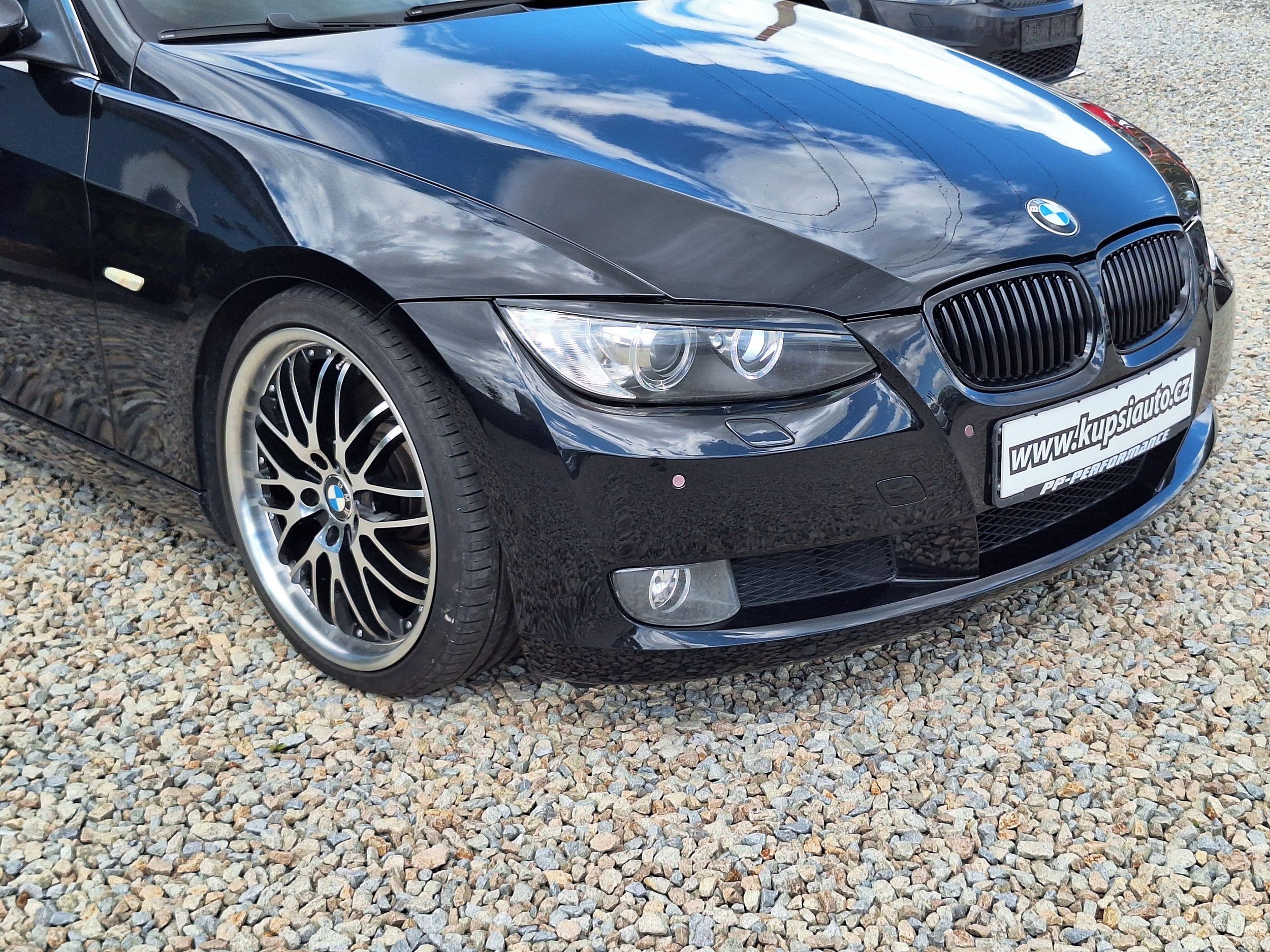 BMW Řada 3, 330i Coupe N52 MANUÁL - fotka 6