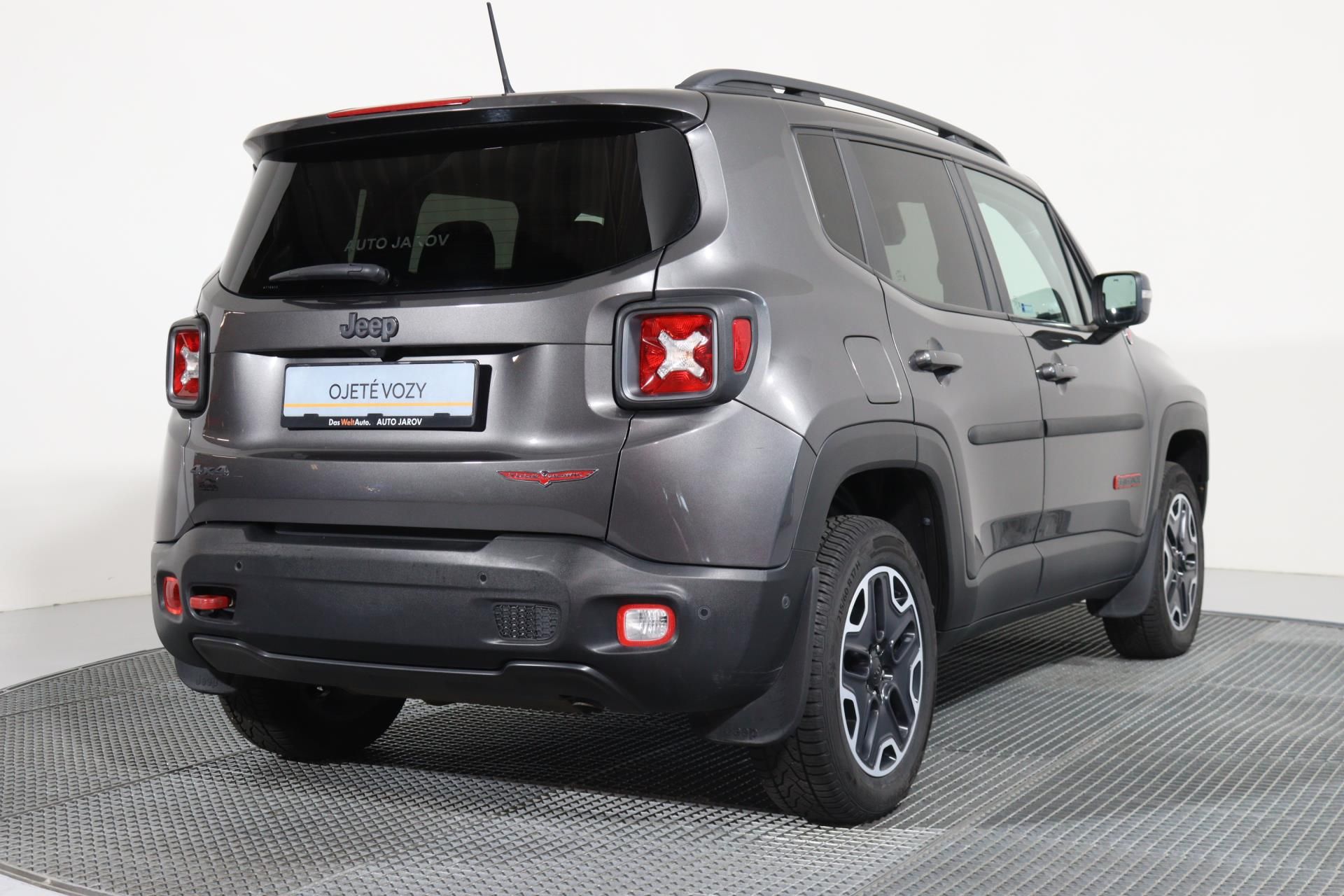 Jeep Renegade, 2,0 MultiJet 125 kW 4WD automa - fotka 2