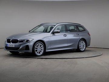 330e xDrive Tažné Sport. sed.