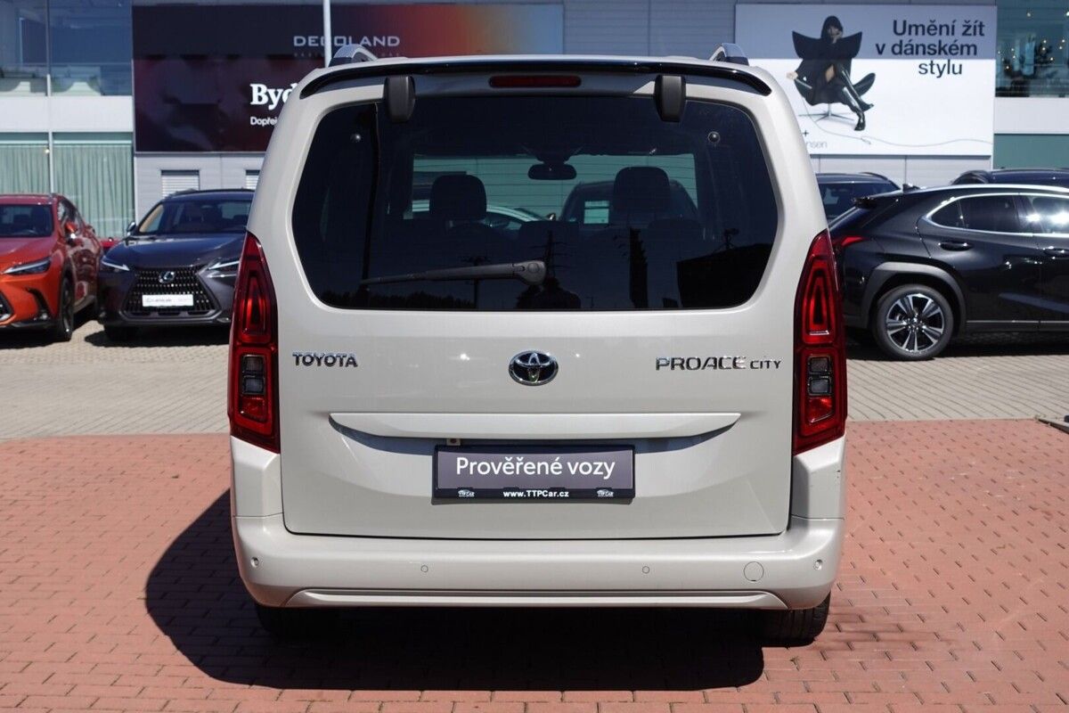 Toyota Proace City Verso, 1.5 D4-D 130 6 MT Long 5D  Fam - fotka 5