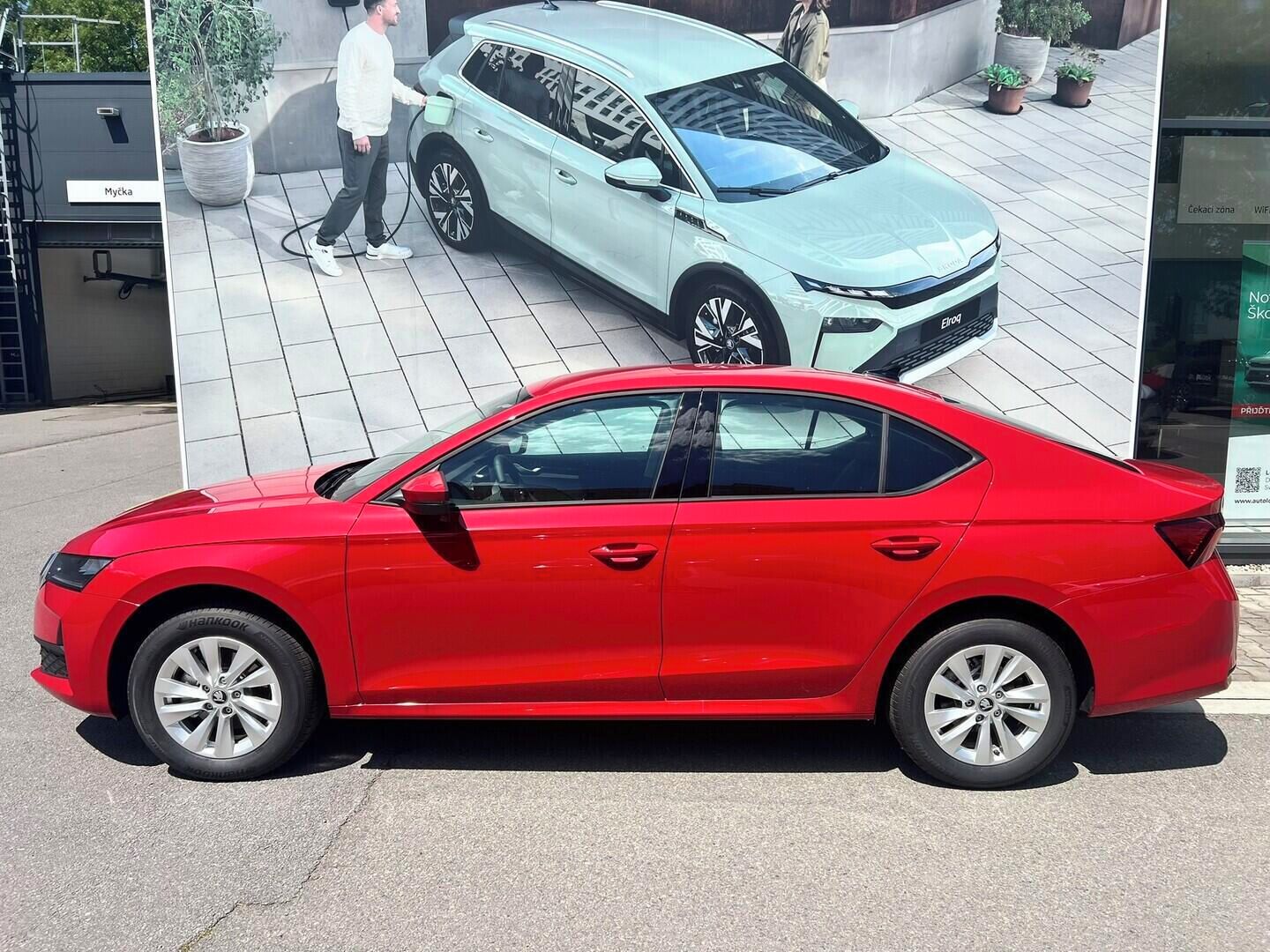 Škoda Octavia, Essence Liftback 85 kW - fotka 6