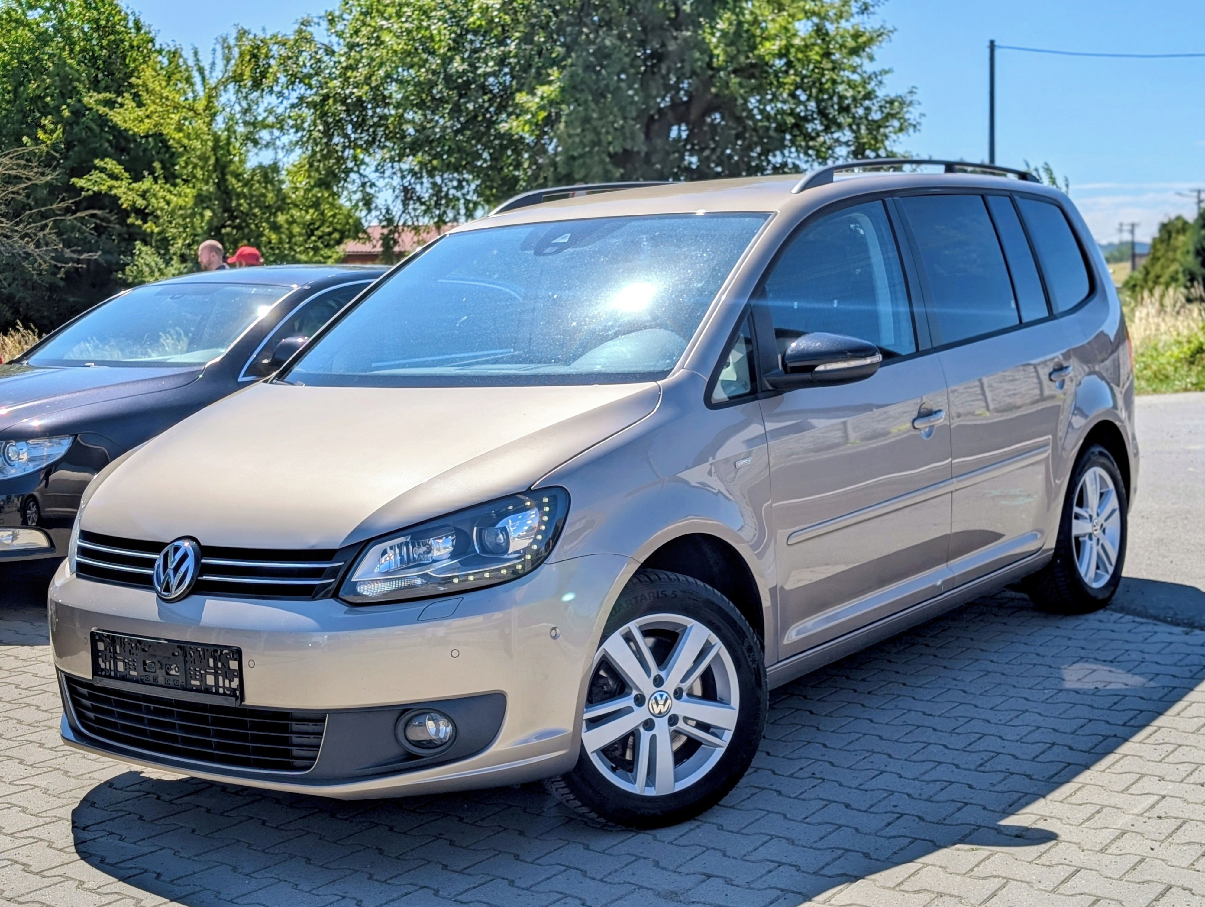 Volkswagen Touran, 2.0TDi 103kW DSG KAMERA 190TKM - fotka 2