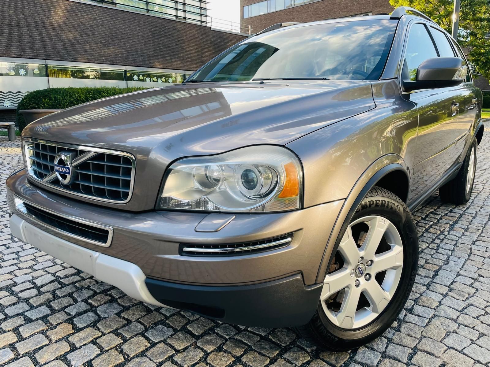 Volvo XC90, 2.4 D5 4x4 AUT SERVISKA TAŽNÉ - fotka 2