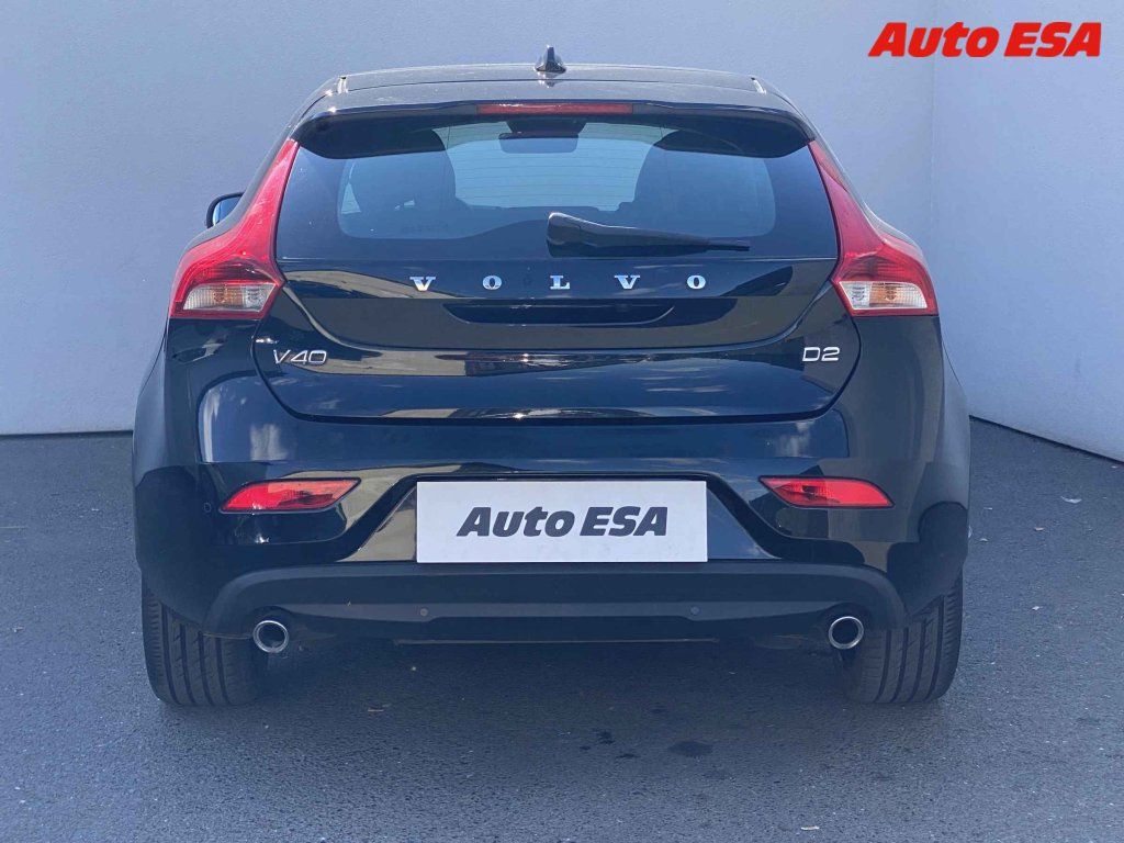 Volvo V40, 2.0 D2,AT - fotka 5