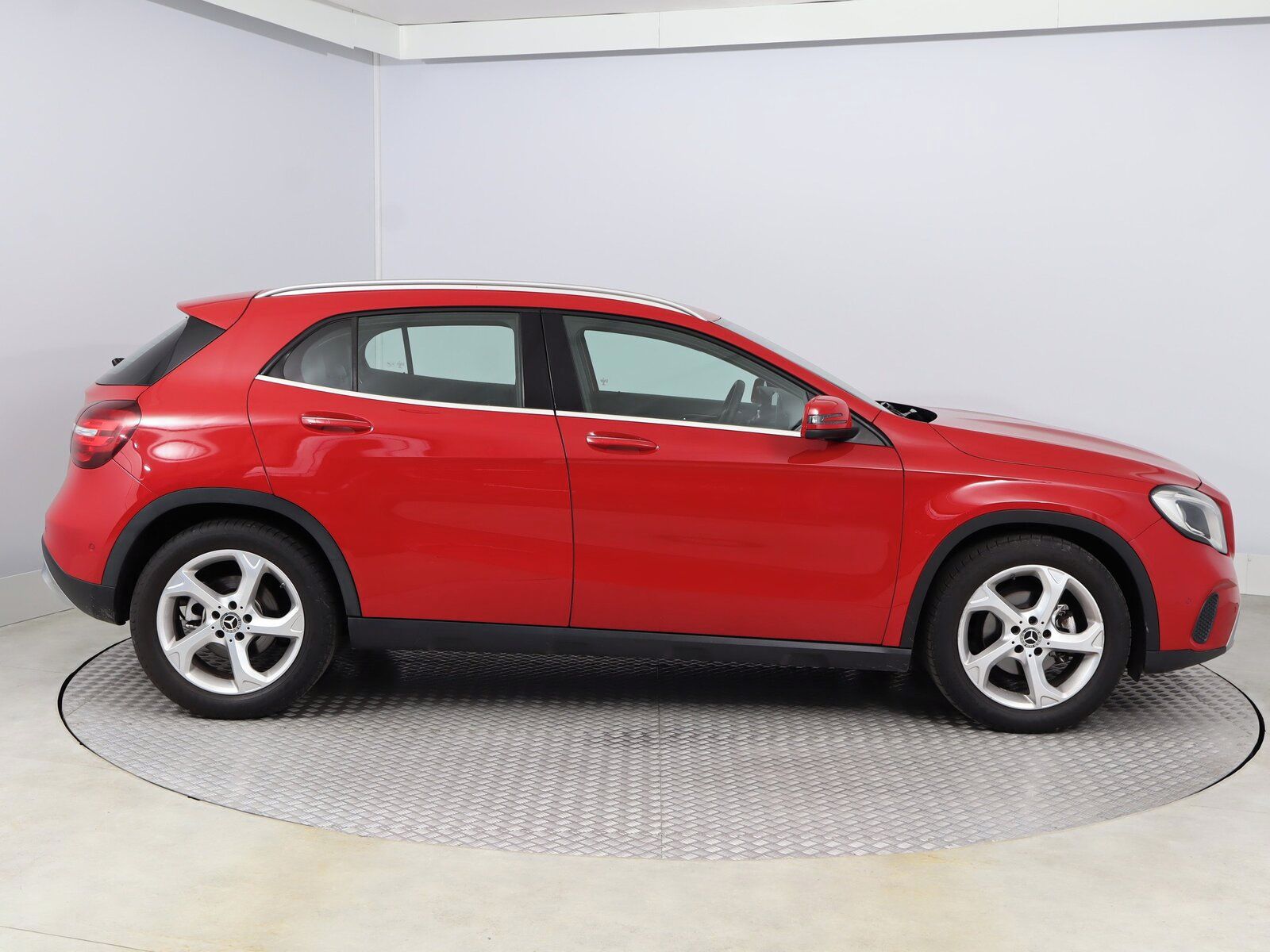 Mercedes-Benz GLA, 180 d, Automat, Serv.kniha - fotka 6