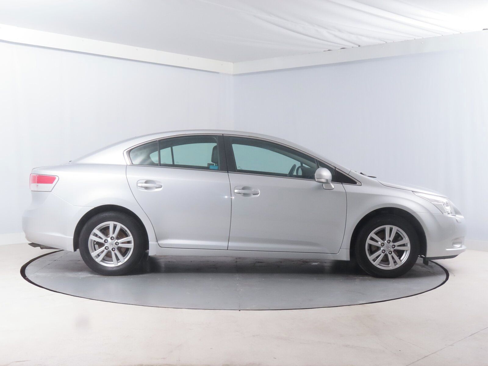 Toyota Avensis, 1.8 Valvematic, ČR,1.maj - fotka 6