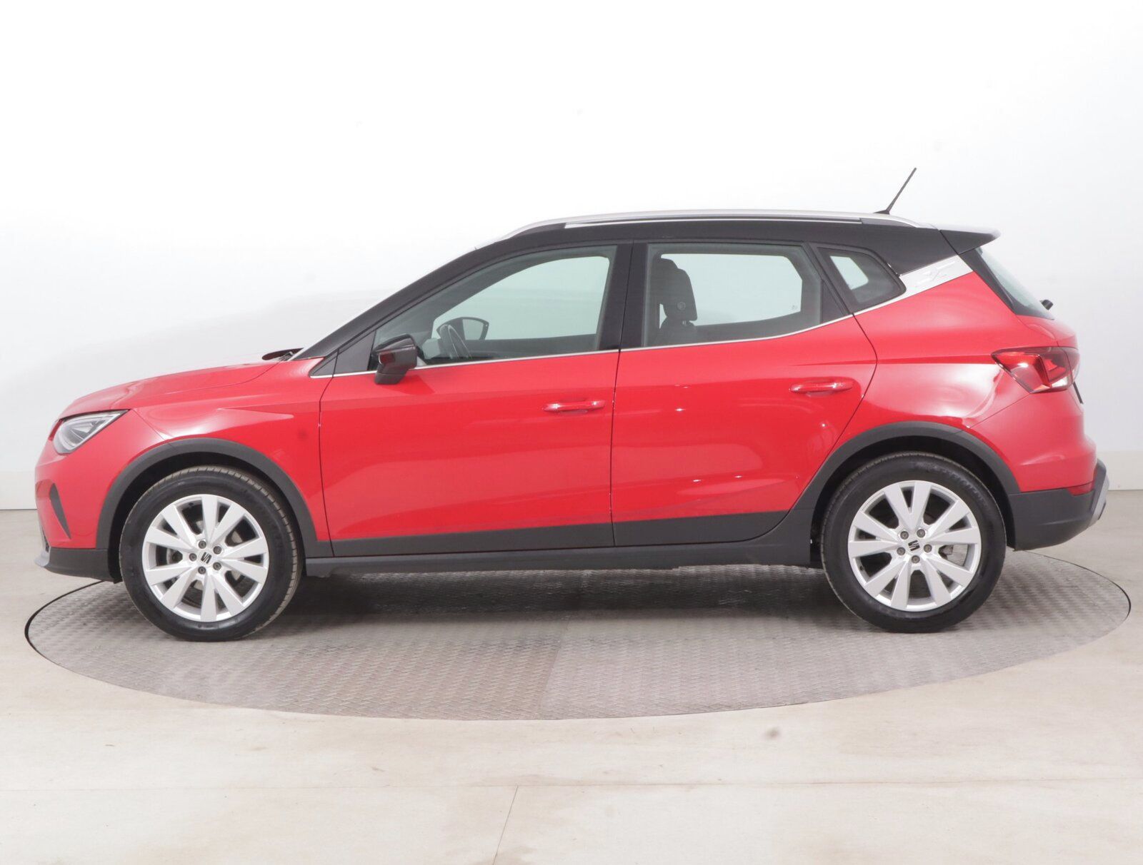 Seat Arona, 1.0 TSI, Xperience, Serv.kniha - fotka 3