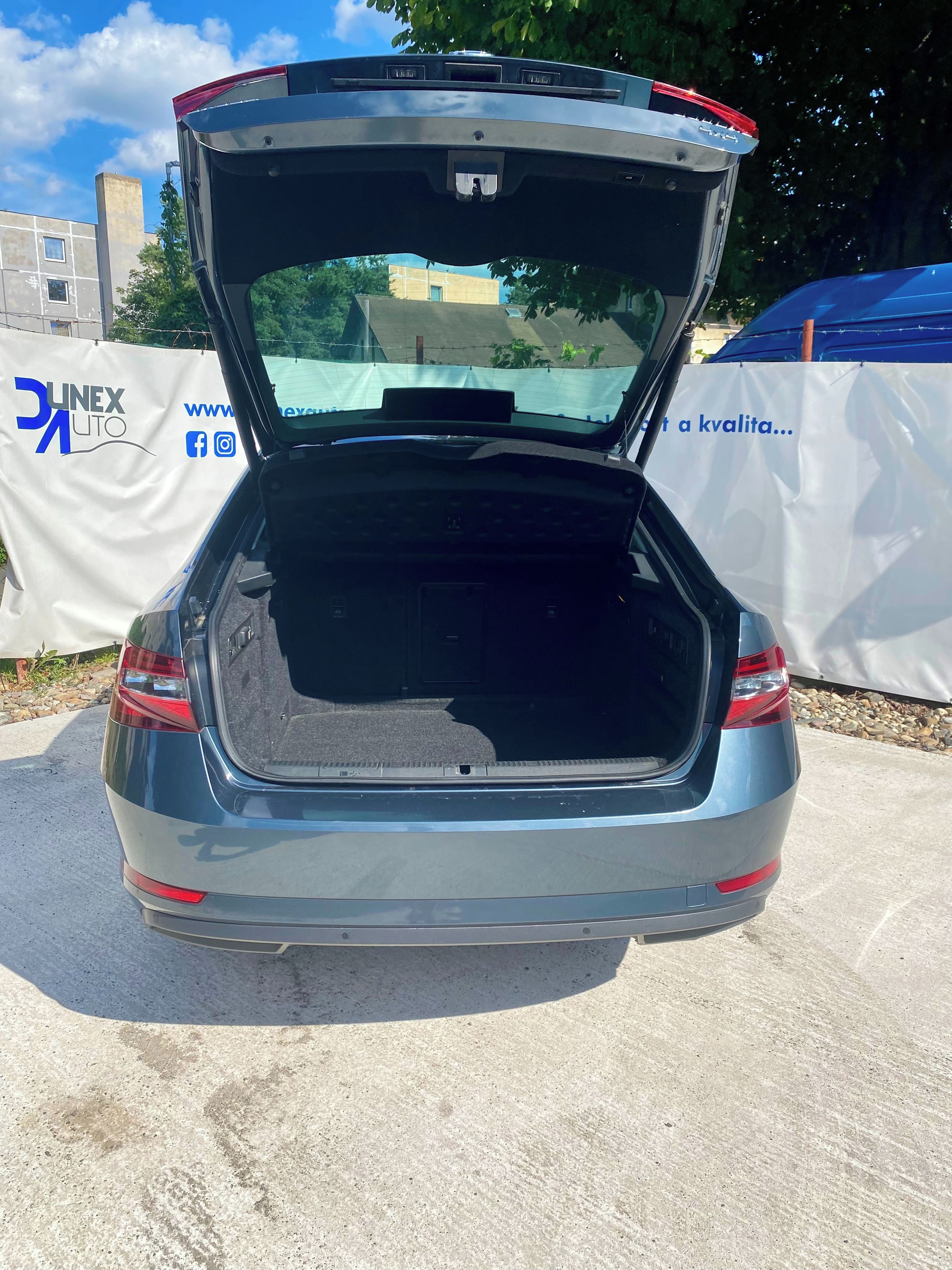 Škoda Superb, 2.0 TDI, 140 kW, 4x4 DSG, NAVI - fotka 5