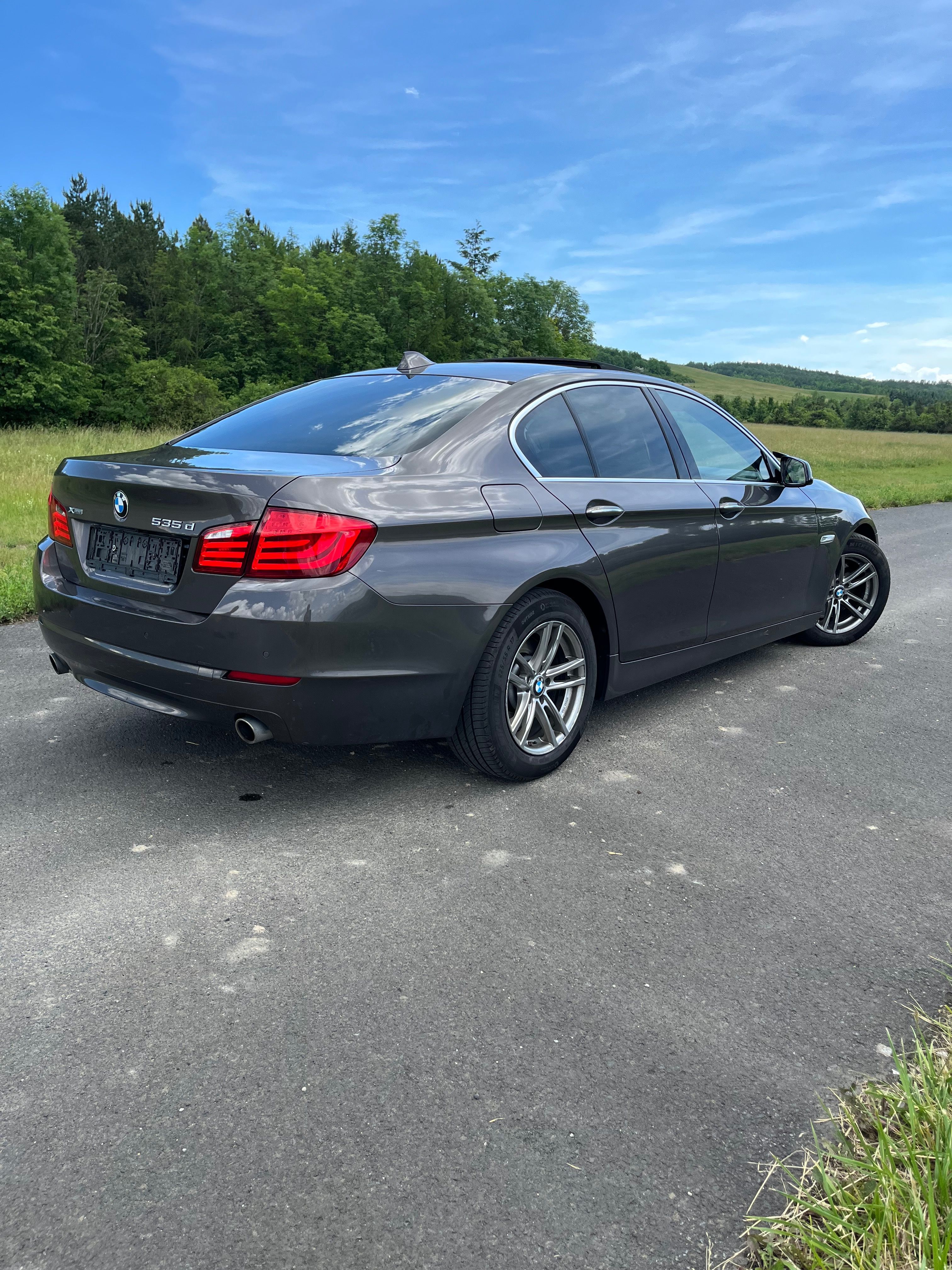 BMW Řada 5 - fotka 5