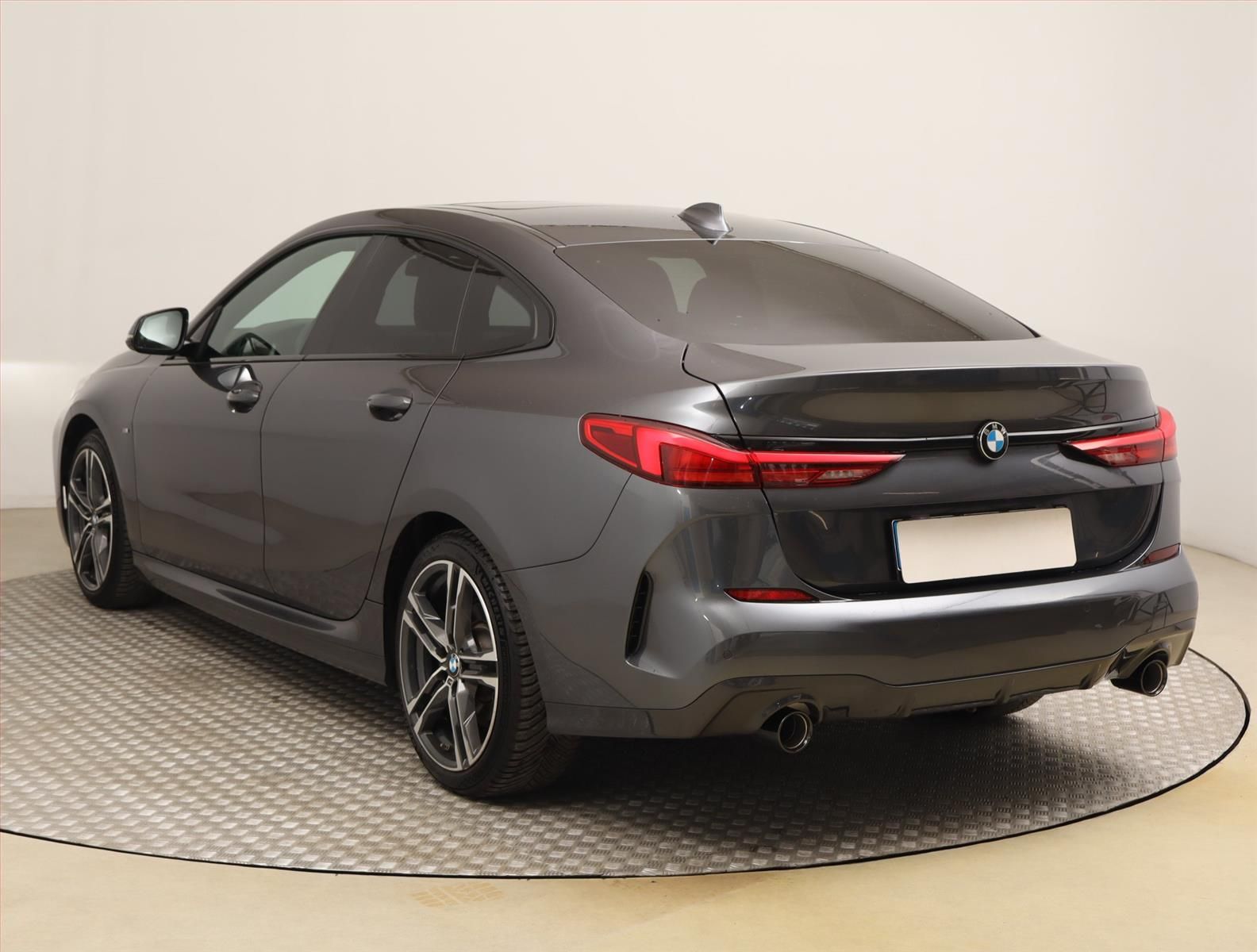 BMW Řada 2, 218d, Sport Line, Automat - fotka 4